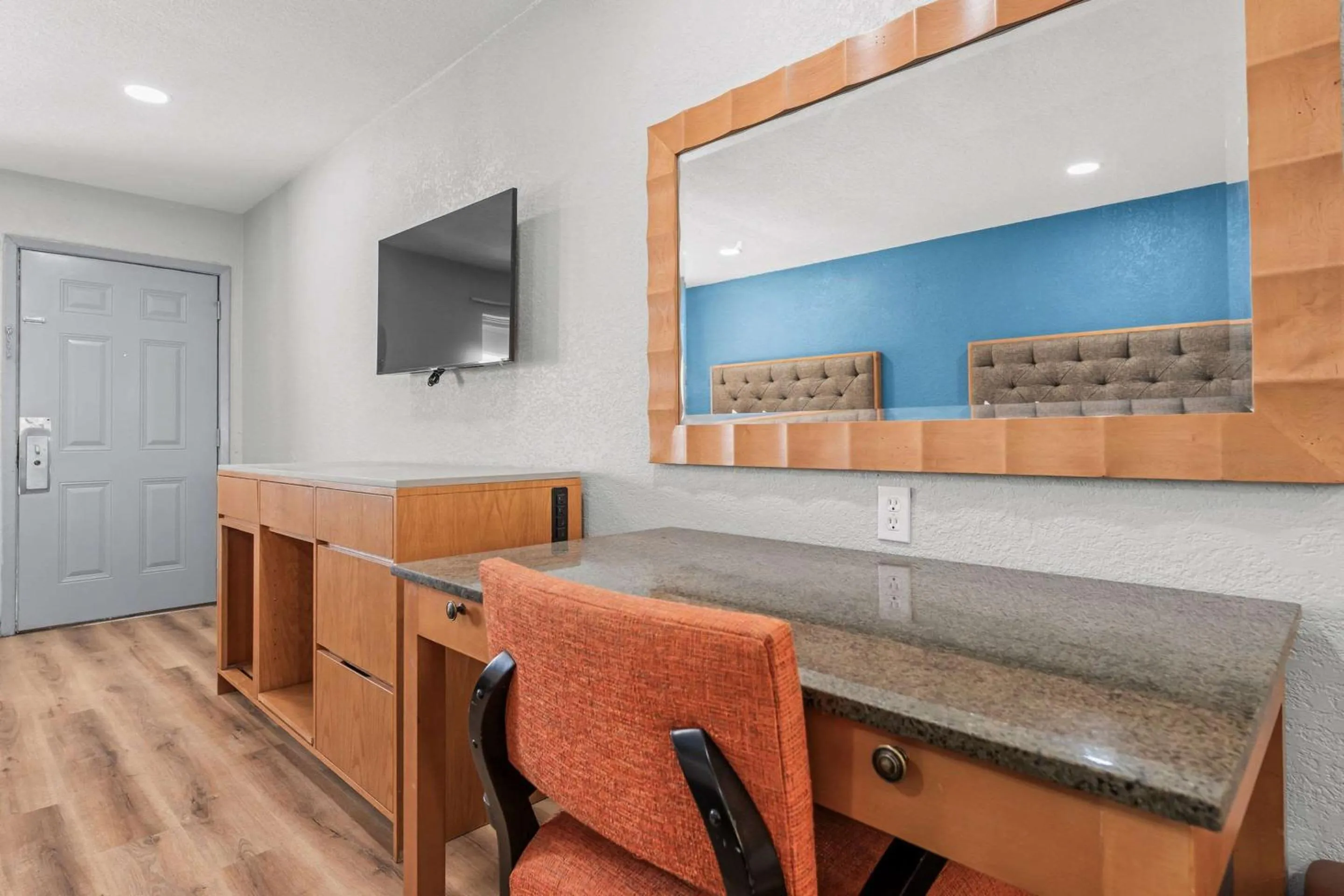 Bedroom in Econo Lodge Inn & Suites Sealy