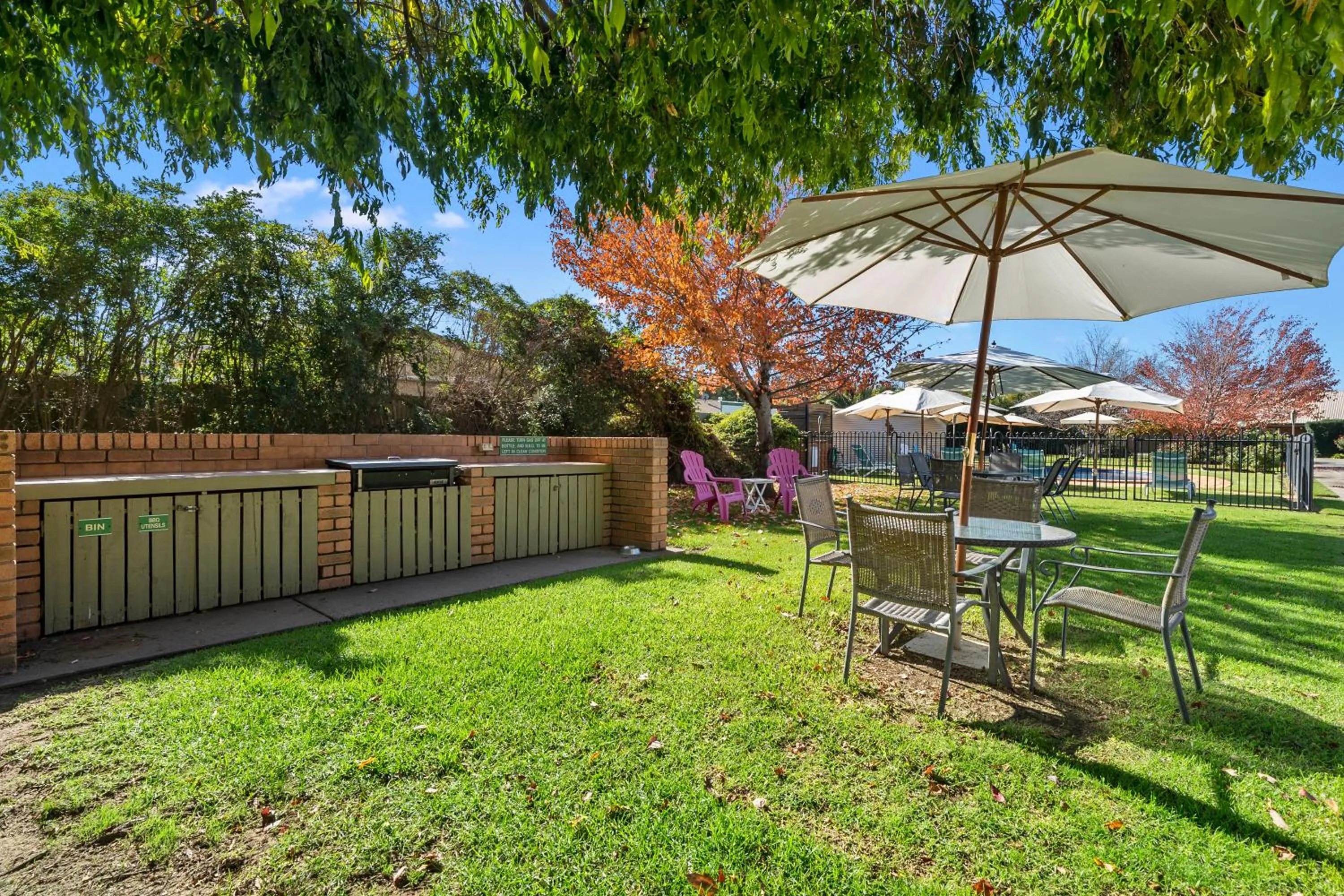 BBQ facilities in Heritage Motor Inn Corowa