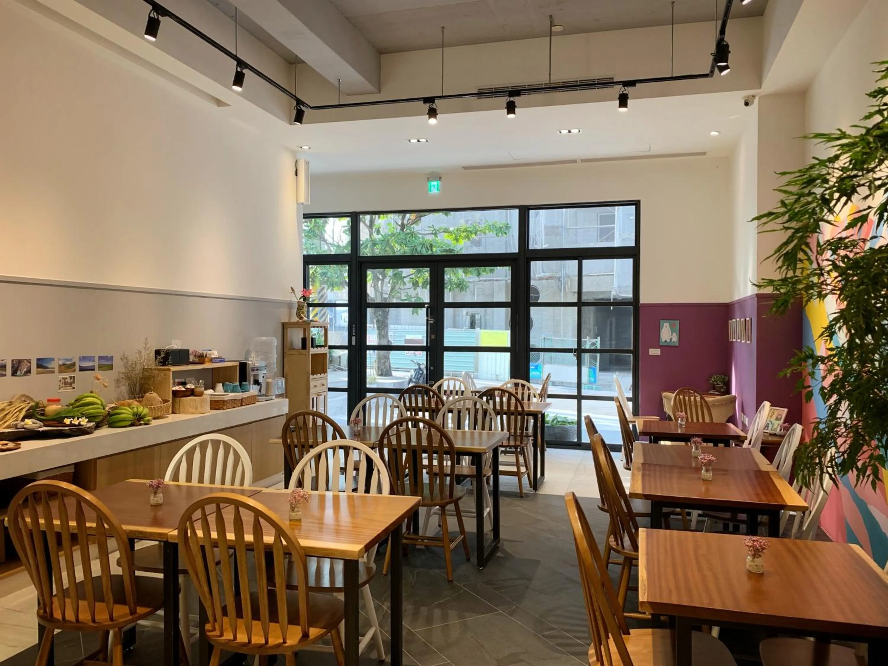 Restaurant/places to eat in Na San Na Hai B&B