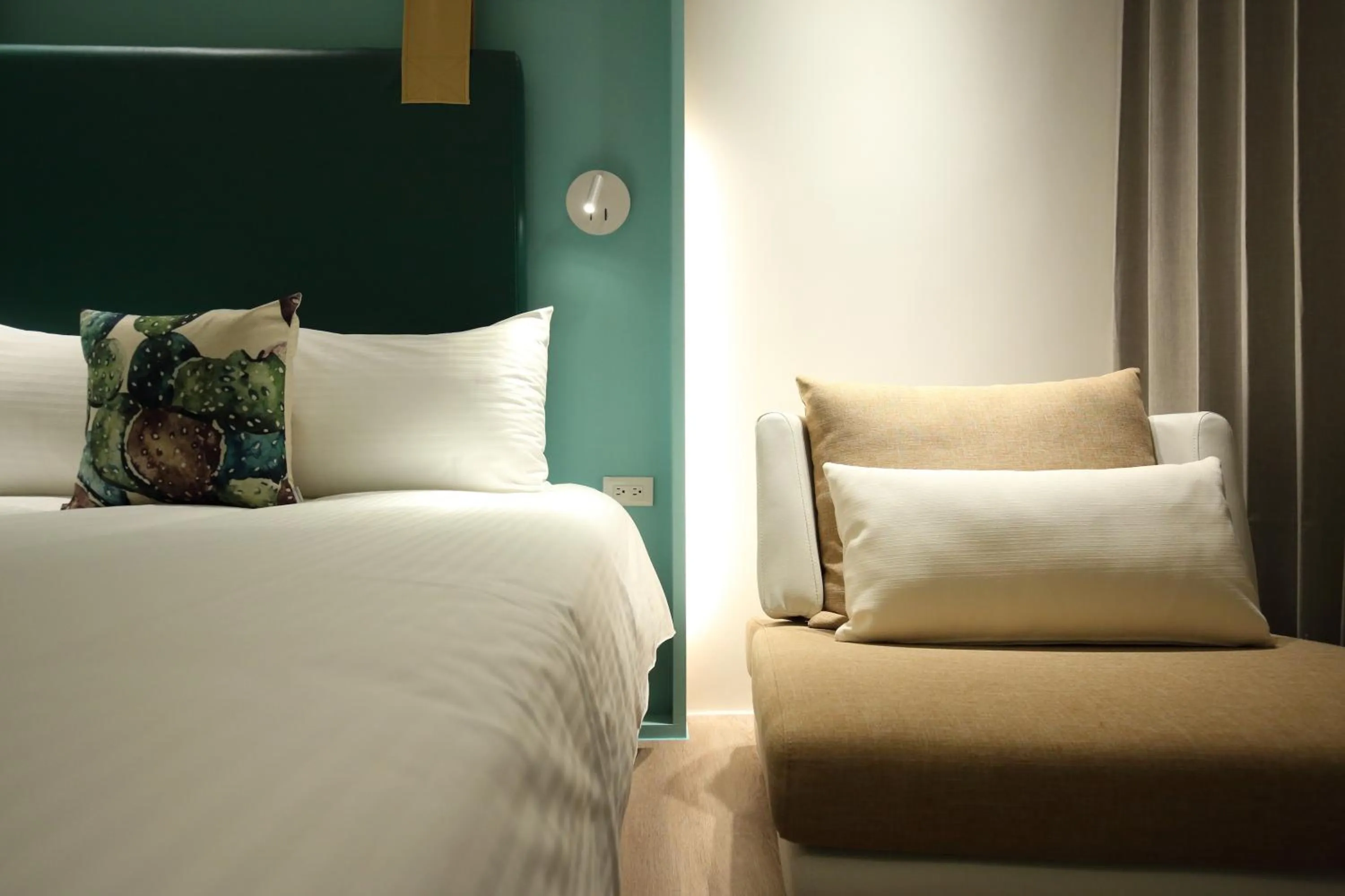 Photo of the whole room, Bed in Na San Na Hai B&B