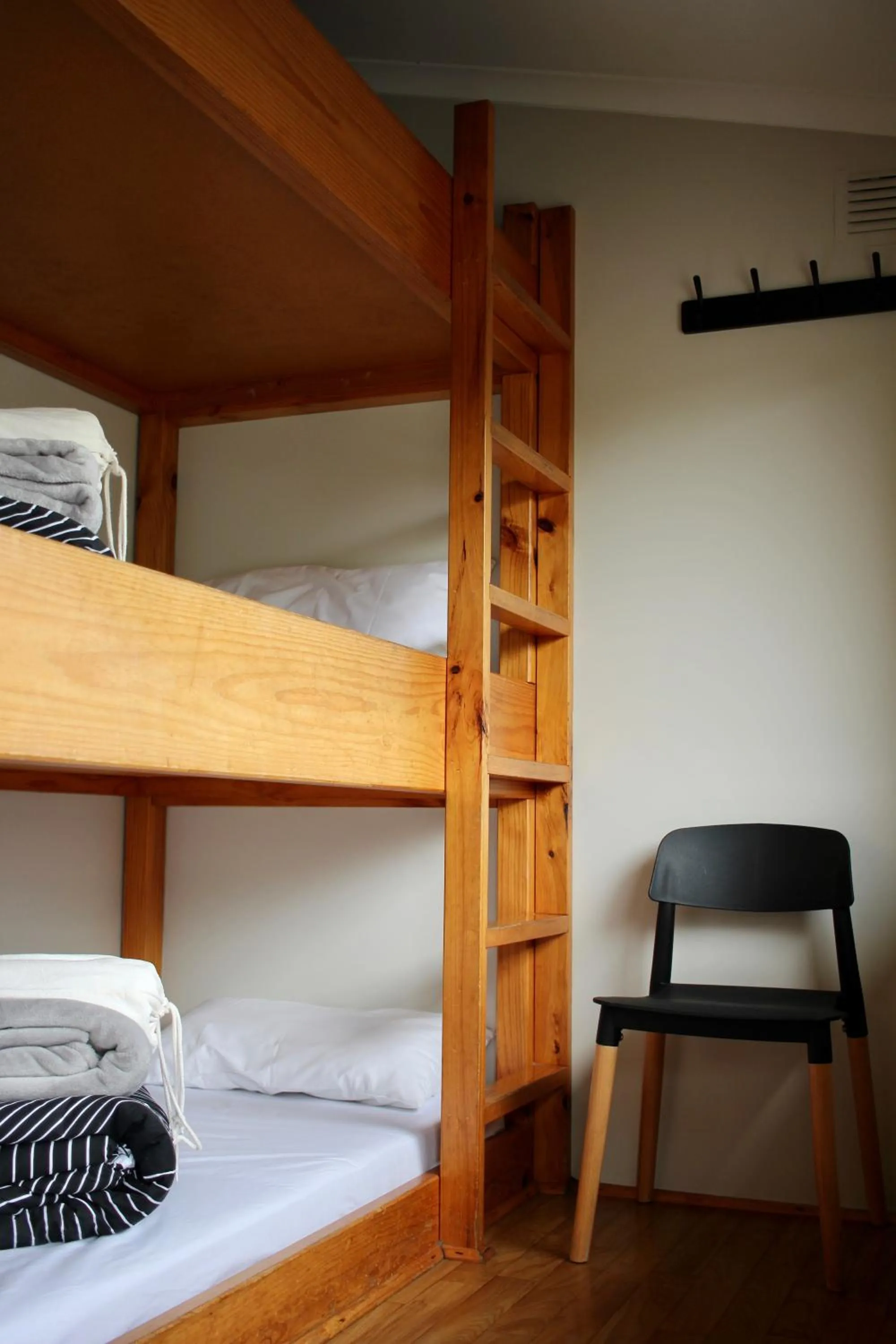 bunk bed, Bed in Pine Country Caravan Park