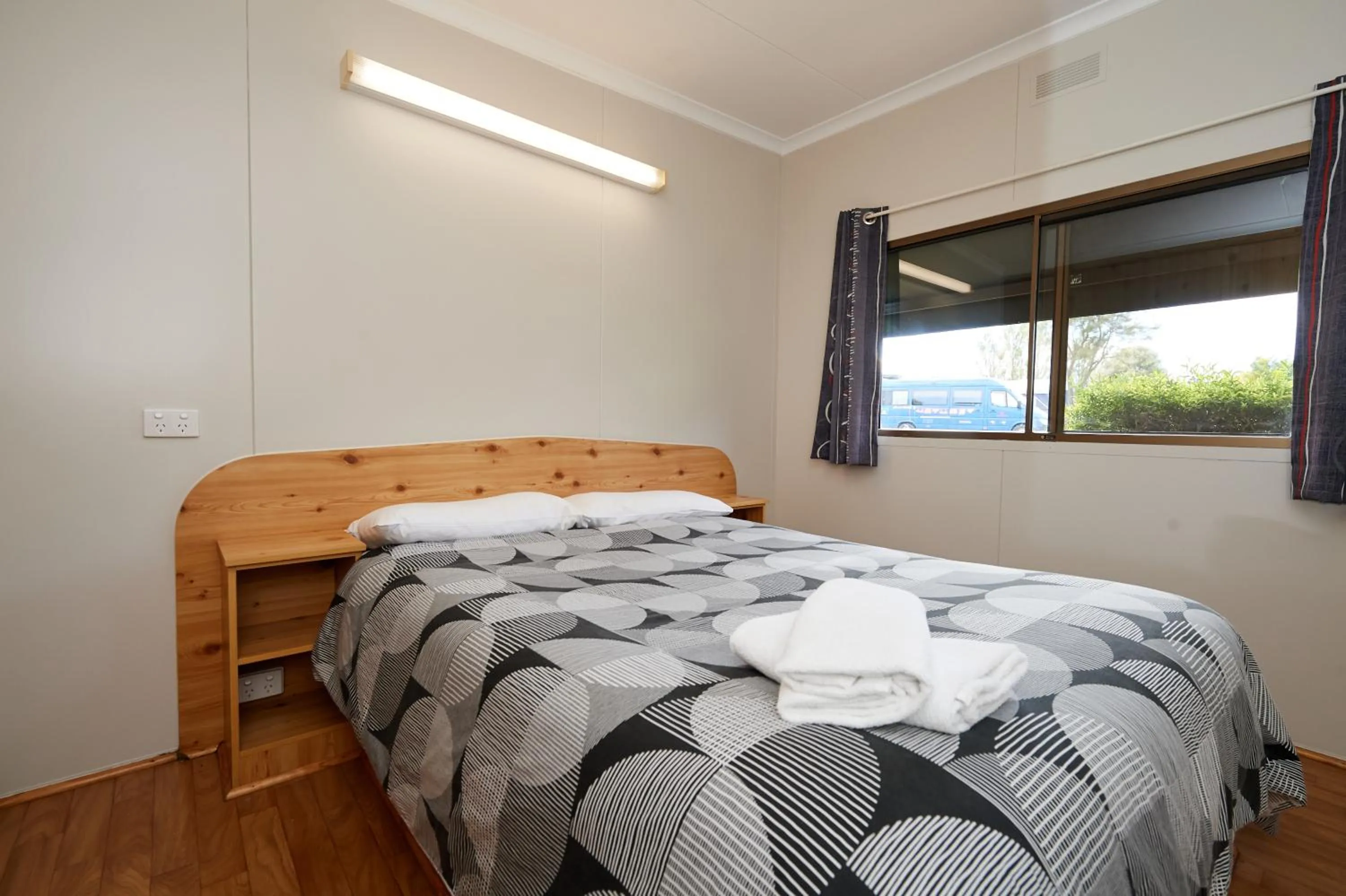Bedroom, Bed in Pine Country Caravan Park