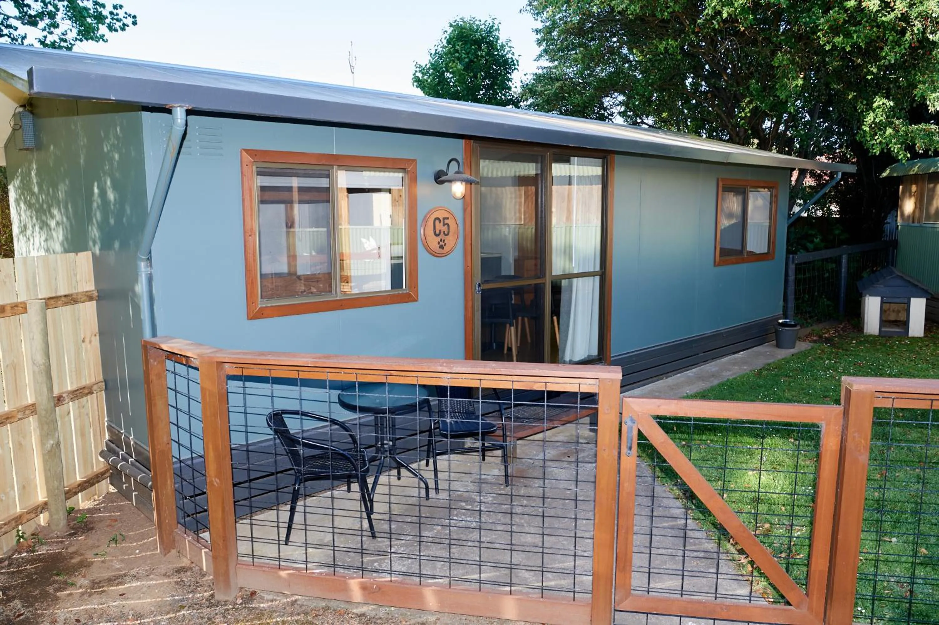 Property building in Pine Country Caravan Park