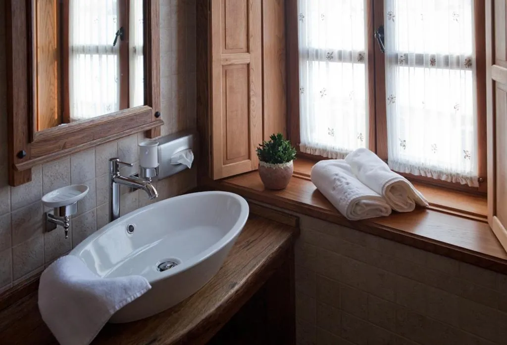 Bathroom in Halasi Pince Panzió