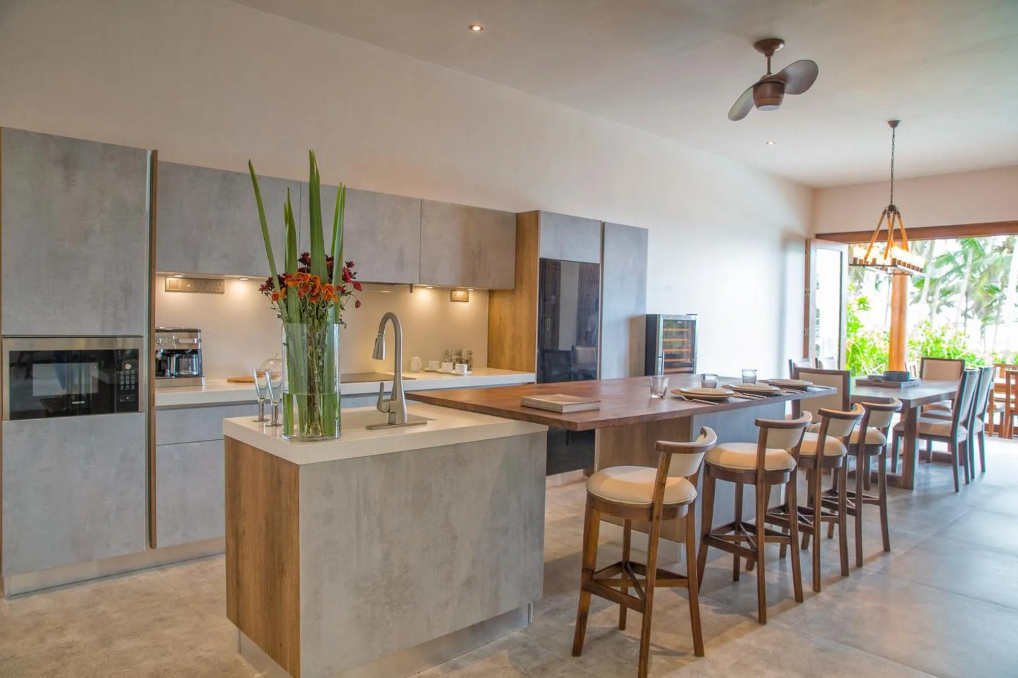 Restaurant/places to eat in Villa Blu