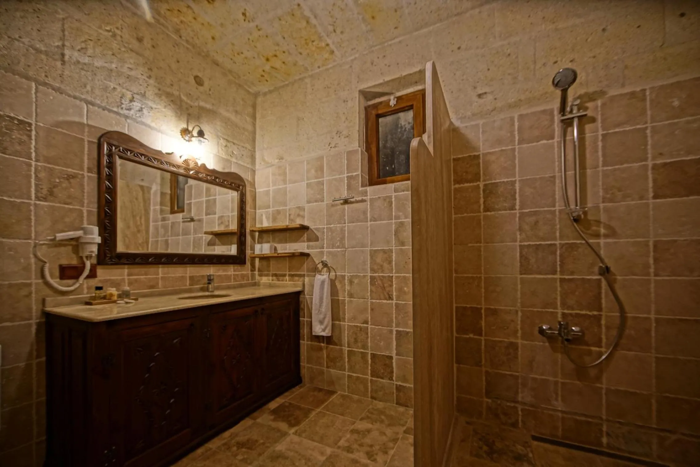 Shower in APEX CAVE HOTEL