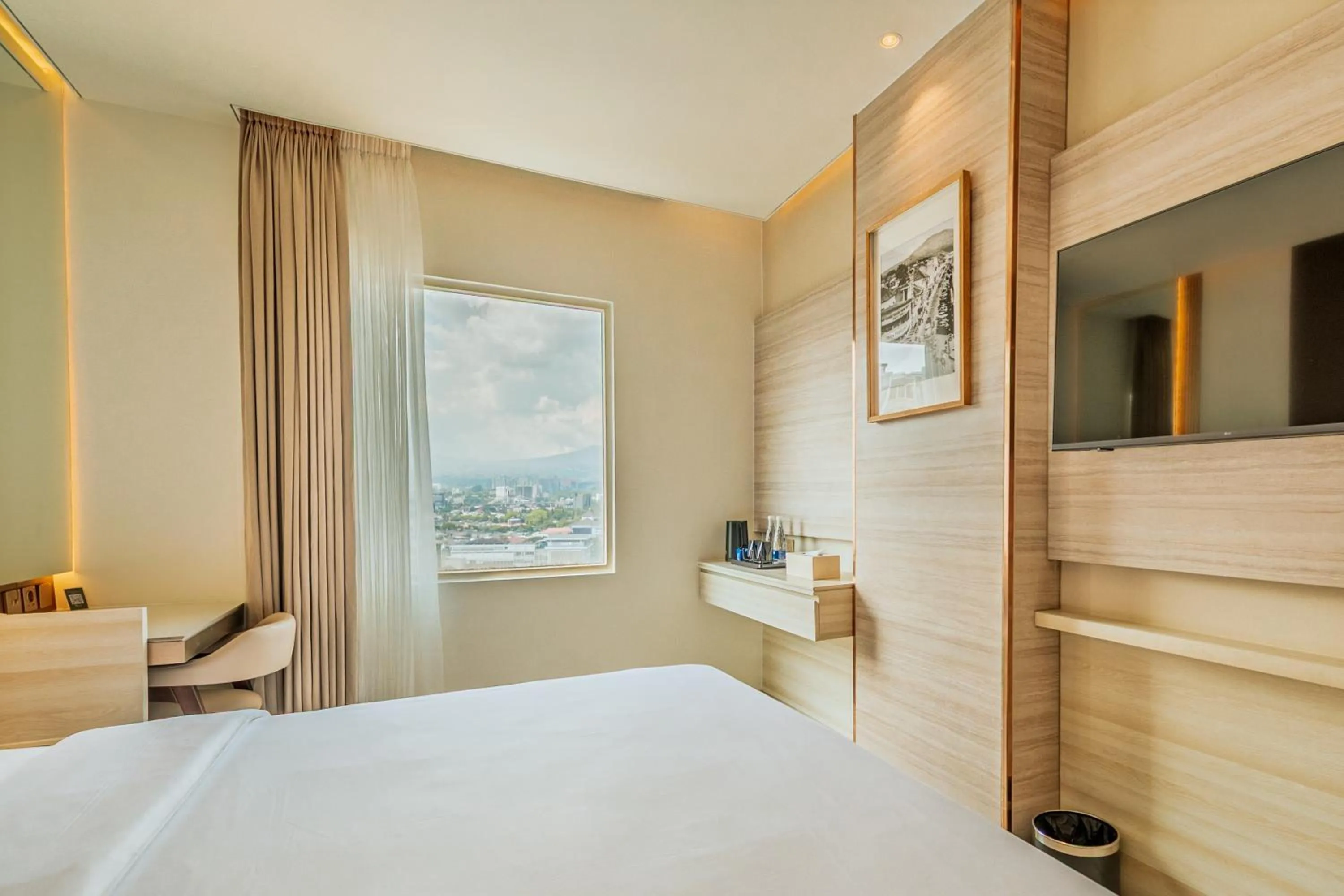 Bed in Gino Feruci Braga by KAGUM Hotels