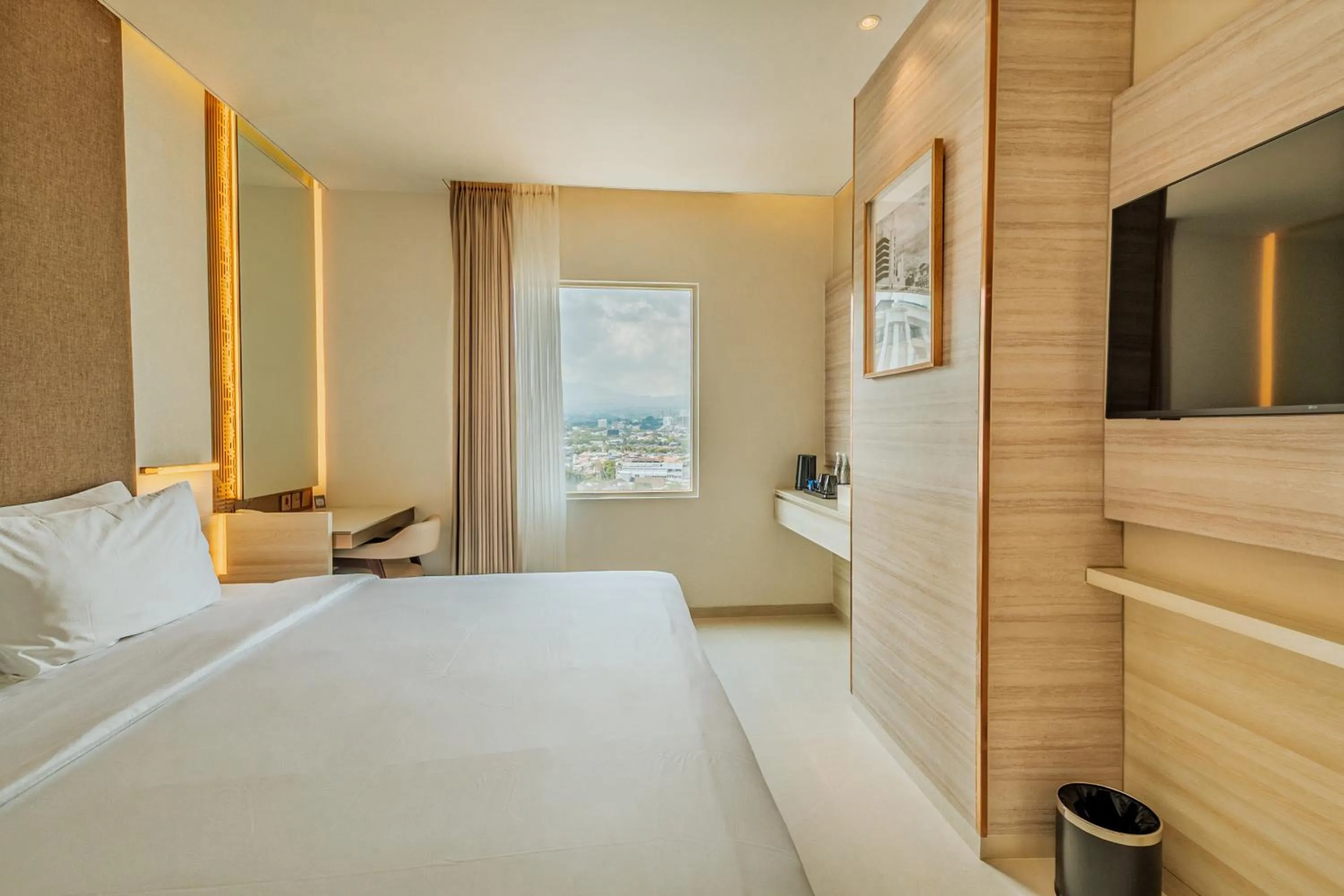 Bed in Gino Feruci Braga by KAGUM Hotels