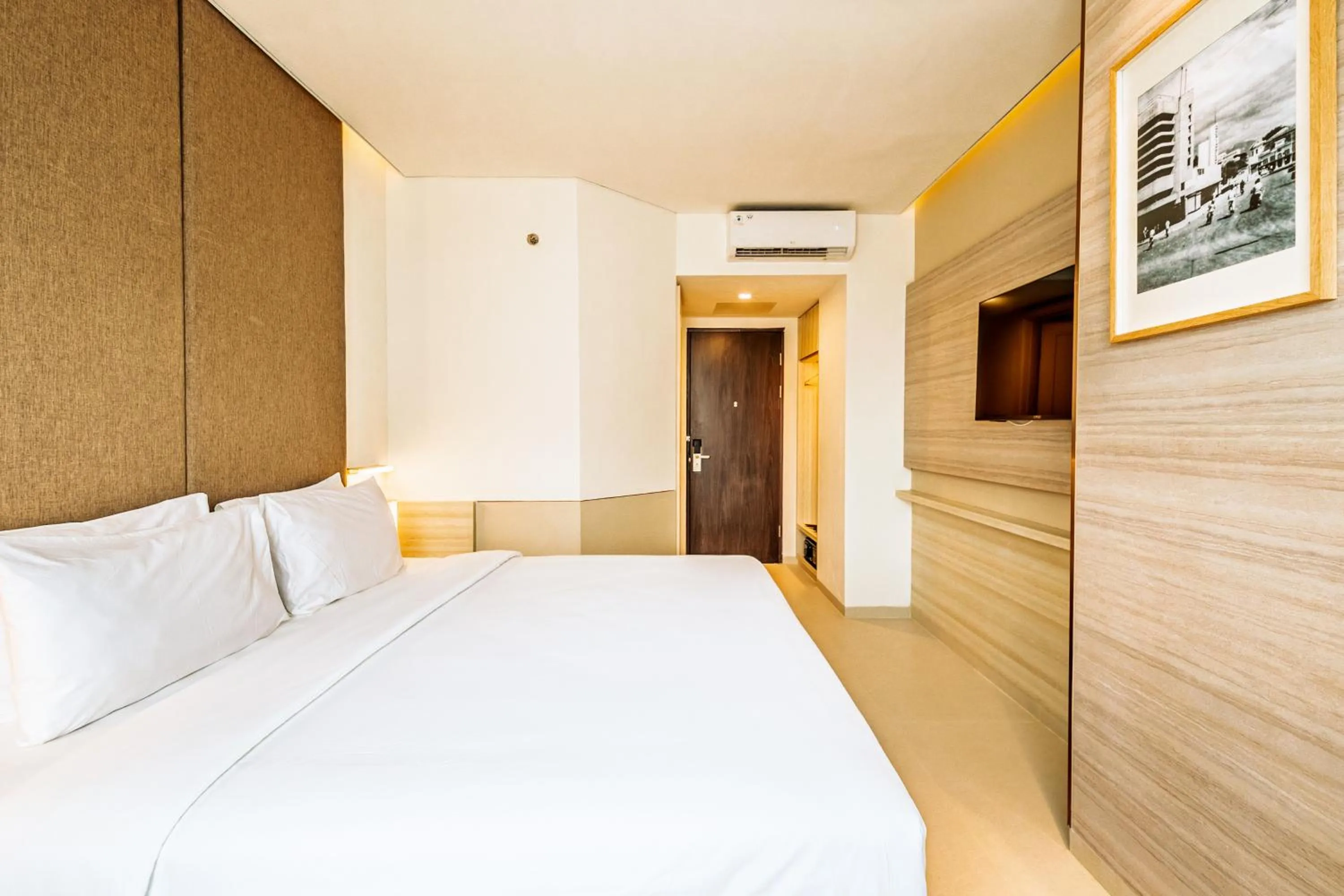 Bed in Gino Feruci Braga by KAGUM Hotels