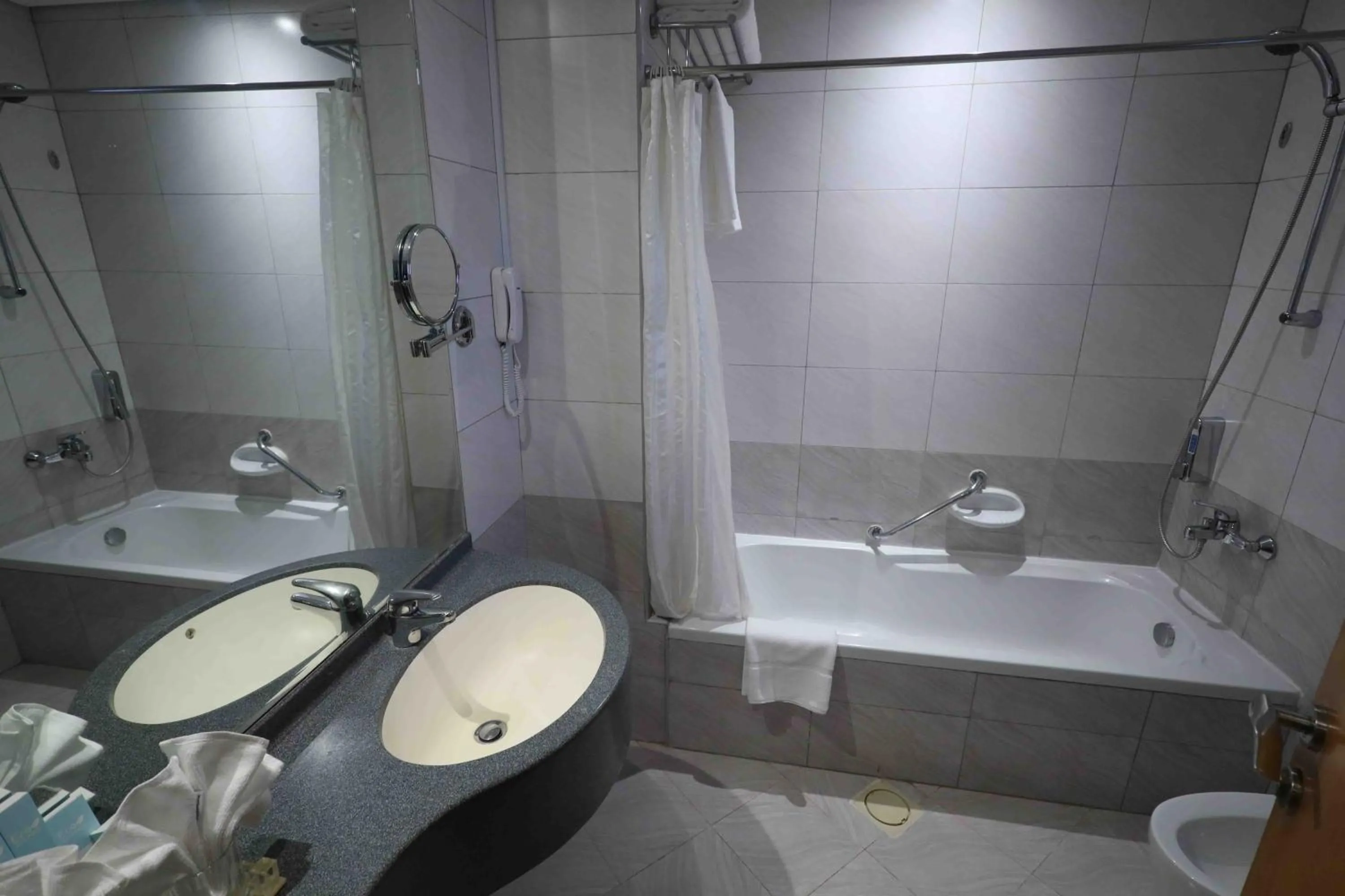 Shower in City Tower Hotel