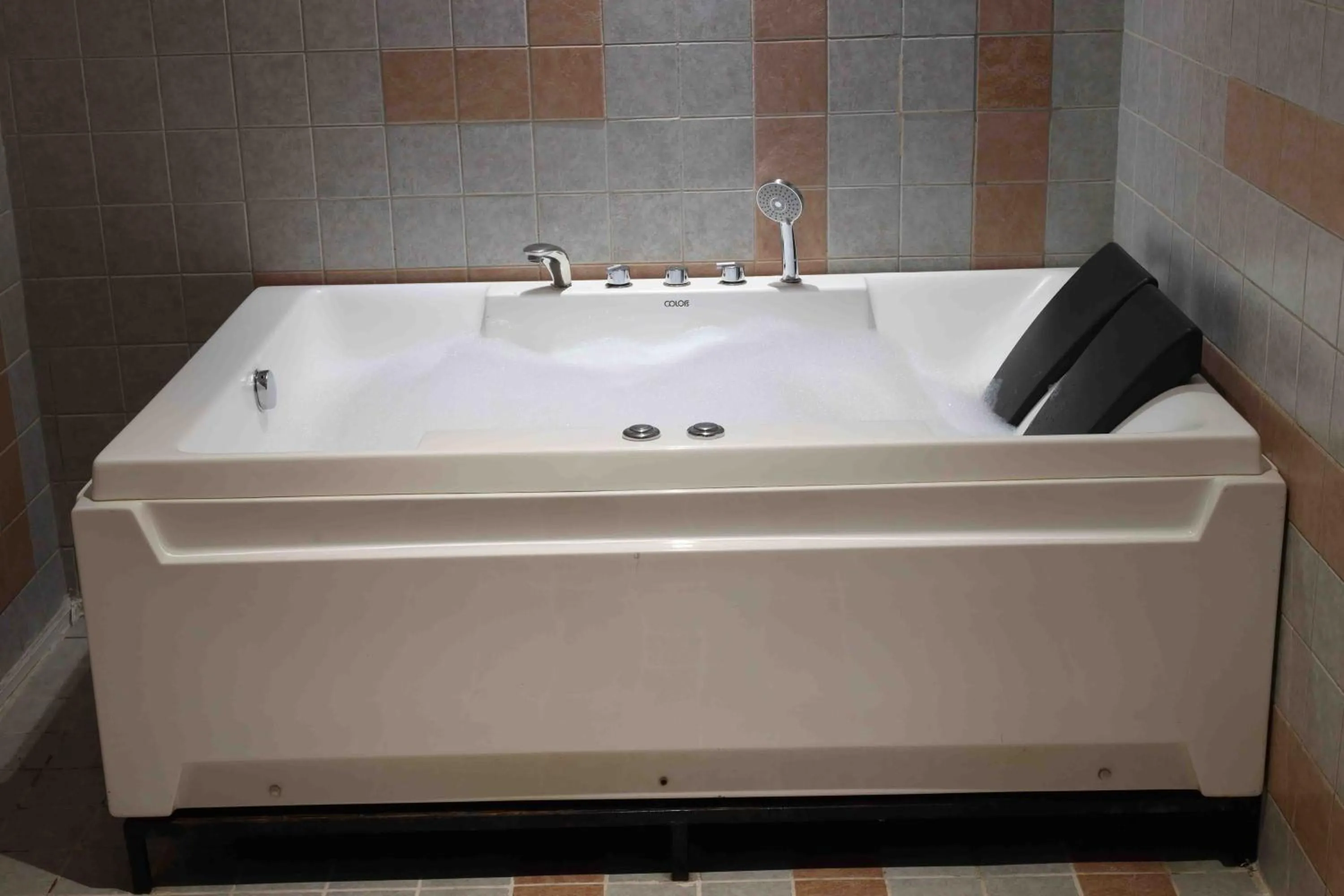 Hot Tub in City Tower Hotel