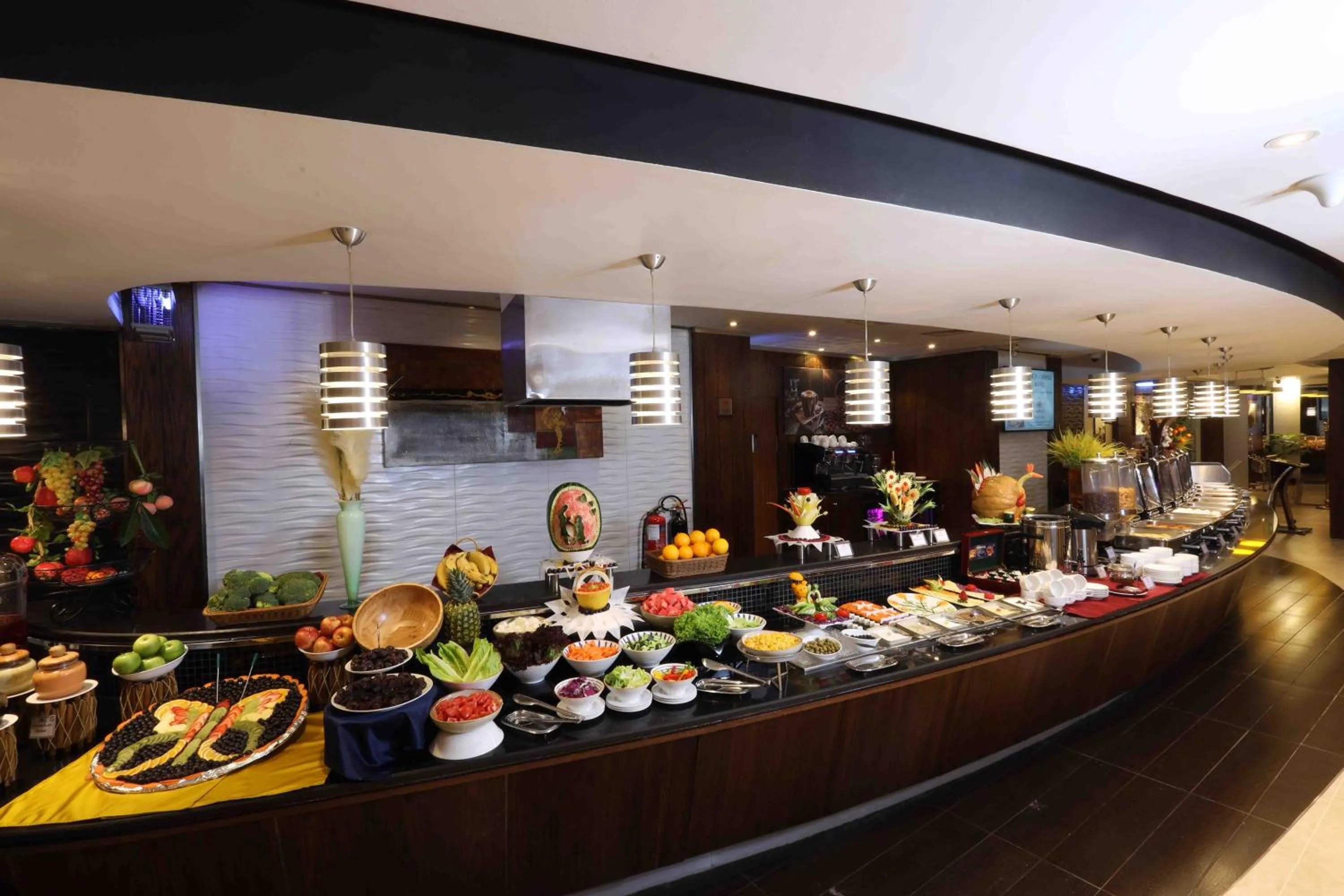Restaurant/places to eat in City Tower Hotel