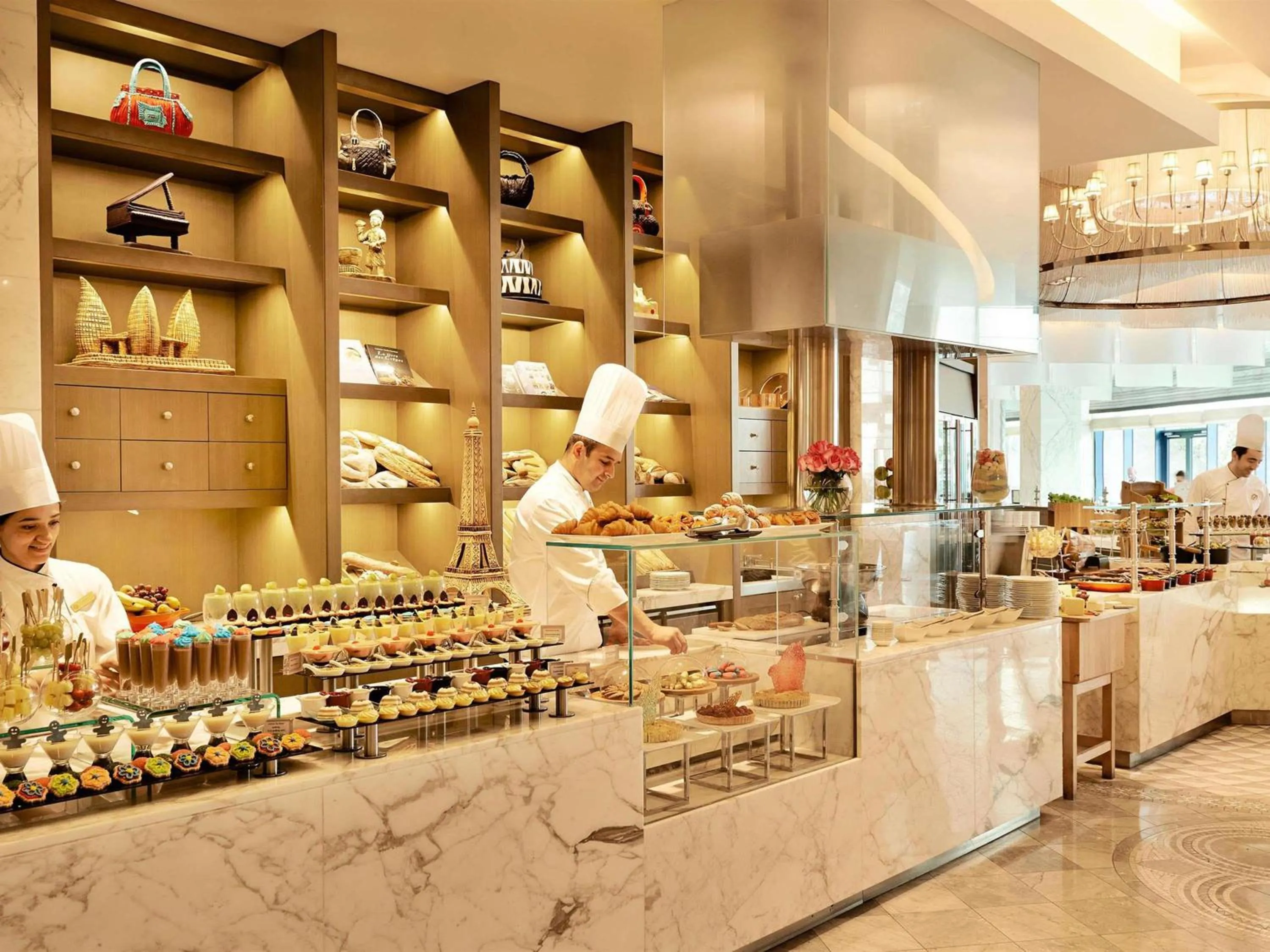 Restaurant/places to eat in Fairmont Baku, Flame Towers