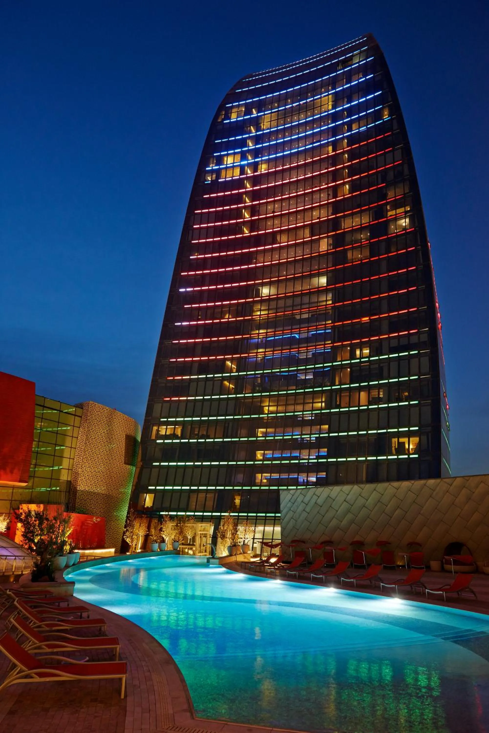 Swimming pool in Fairmont Baku, Flame Towers