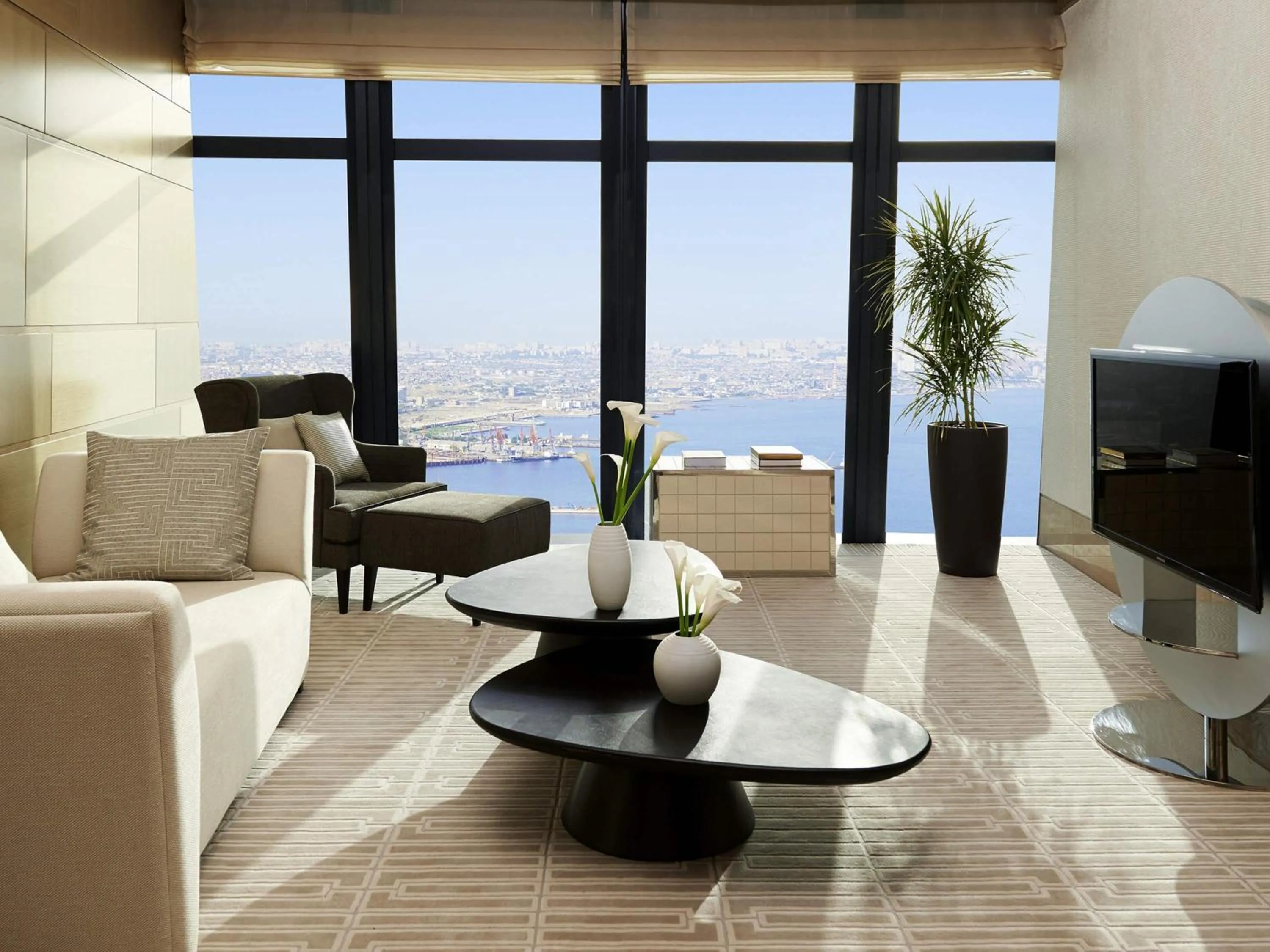 Bedroom in Fairmont Baku, Flame Towers