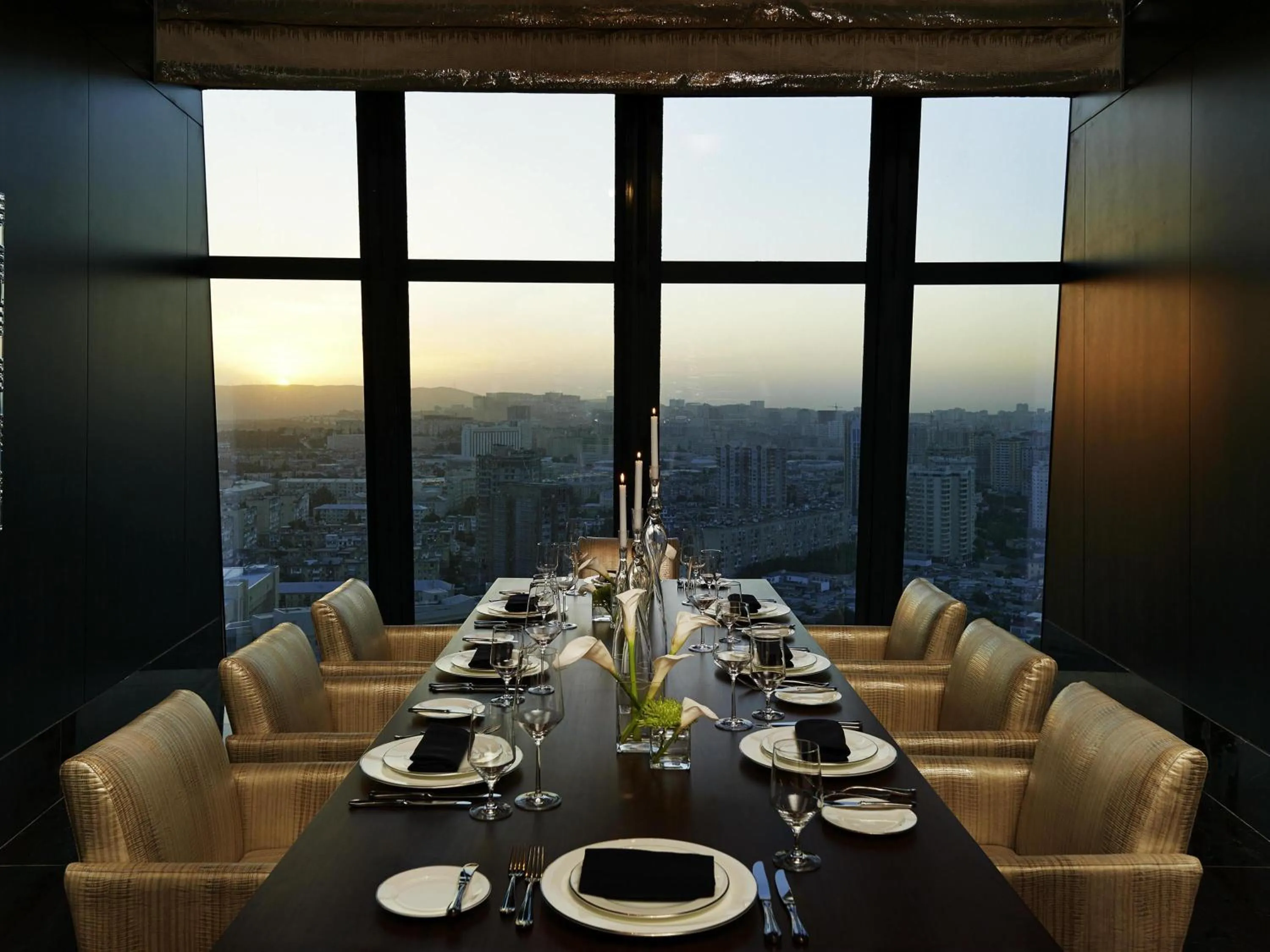 Bedroom in Fairmont Baku, Flame Towers