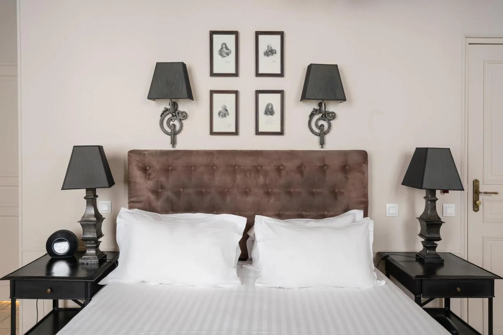 Bed in Hotel Saint-Louis Marais