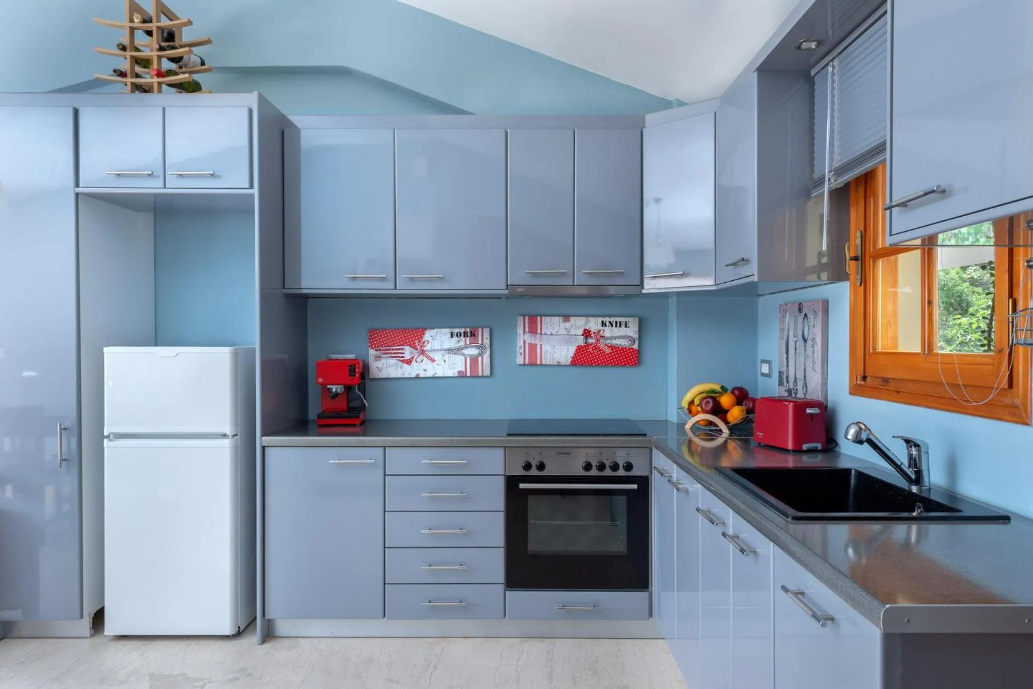 Kitchen or kitchenette in Europe Hotel