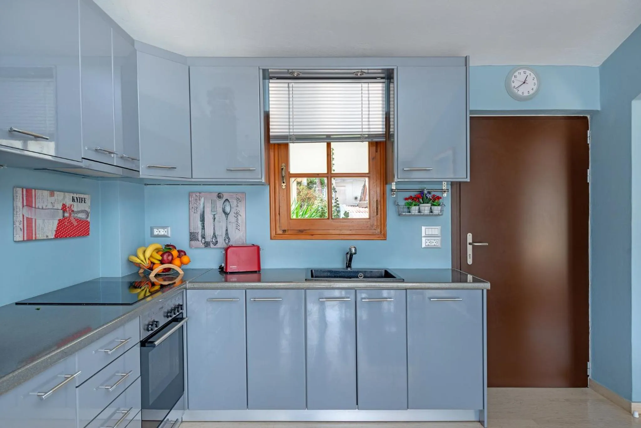 Kitchen or kitchenette in Europe Hotel