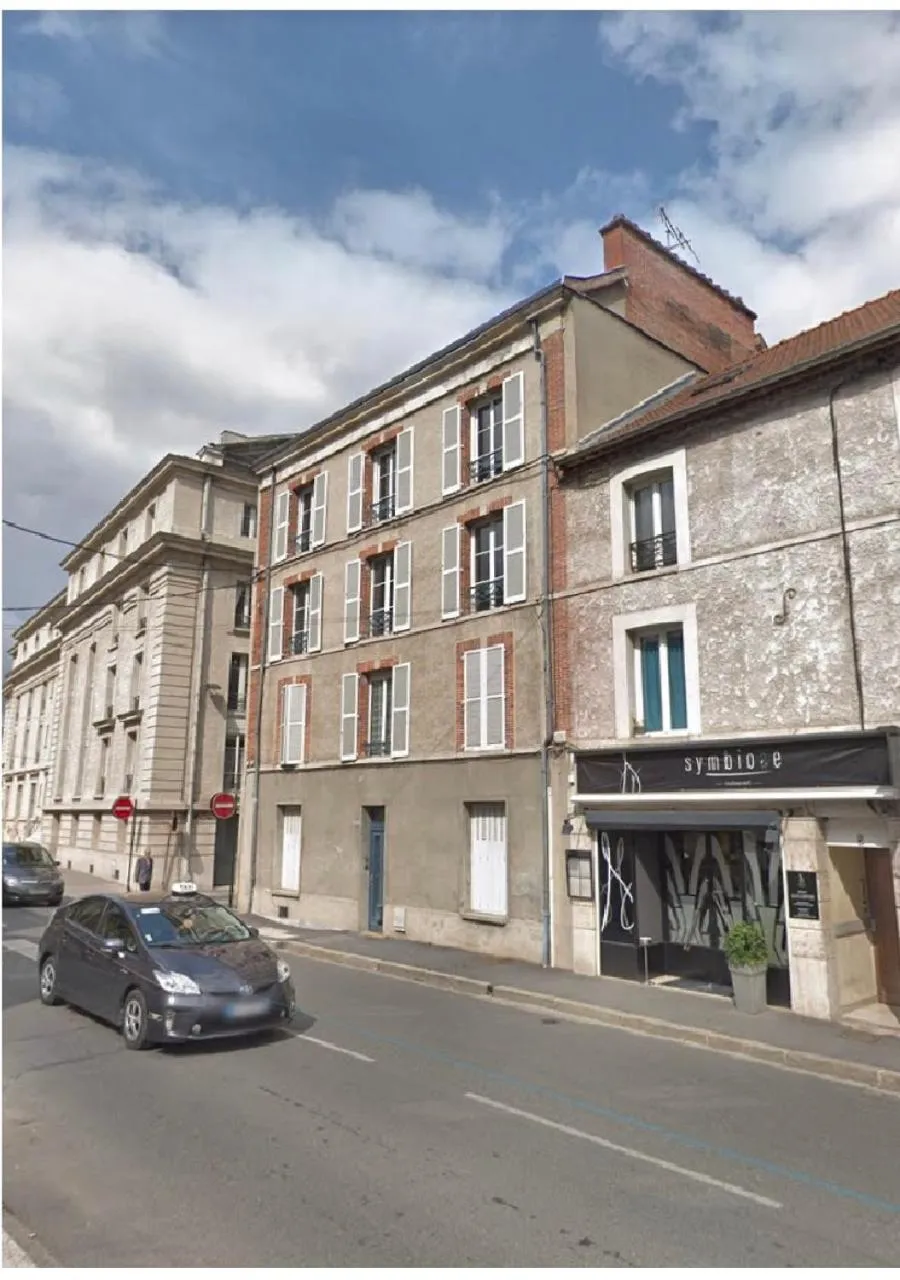 Property building in Villa des Arts