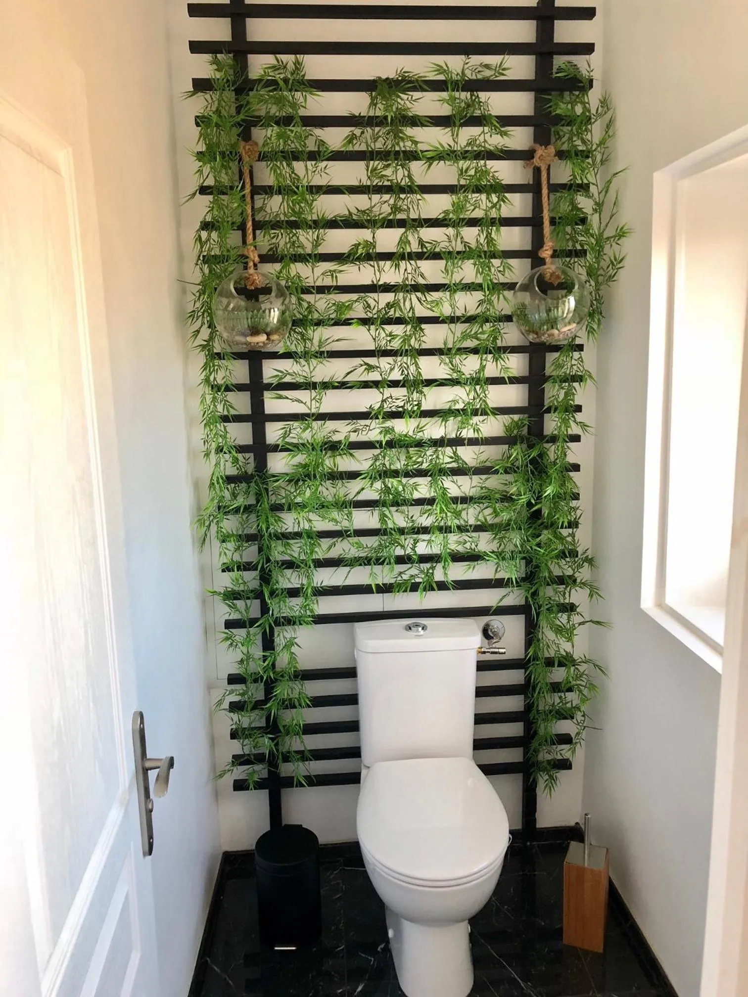 Toilet in Villa des Arts