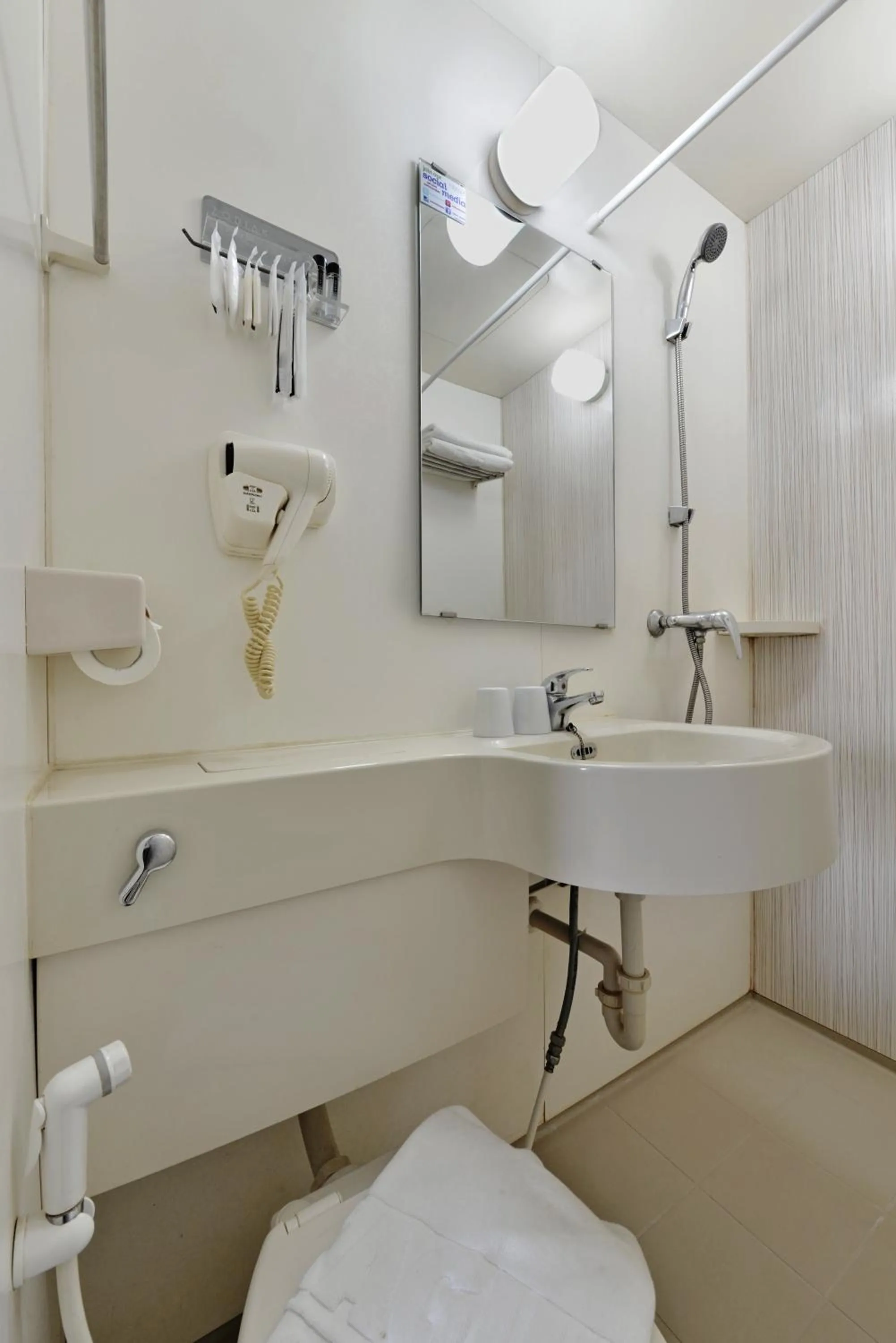 Bathroom in Zodiak Paskal by KAGUM Hotels