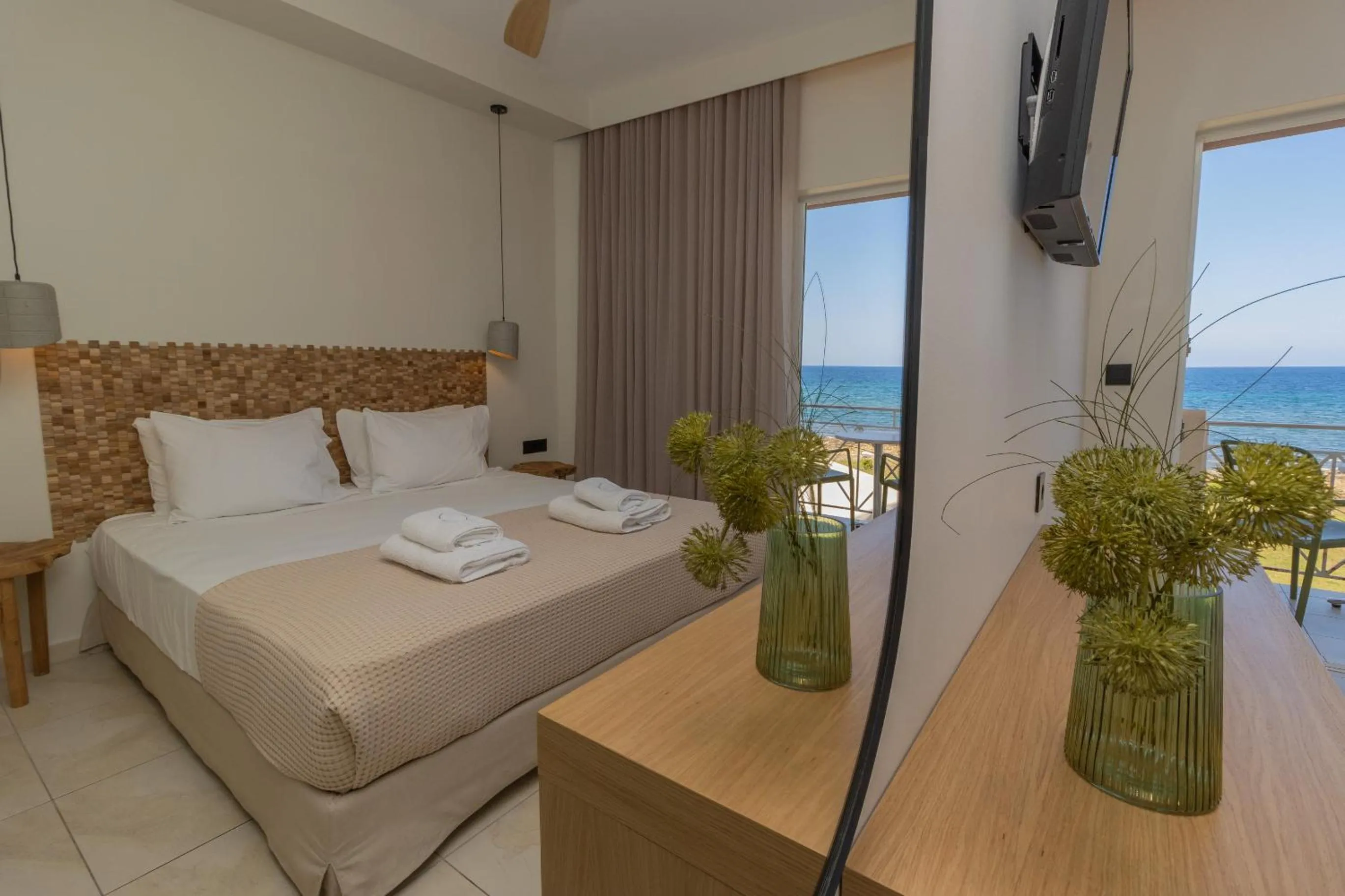 Bedroom, Bed in Artina