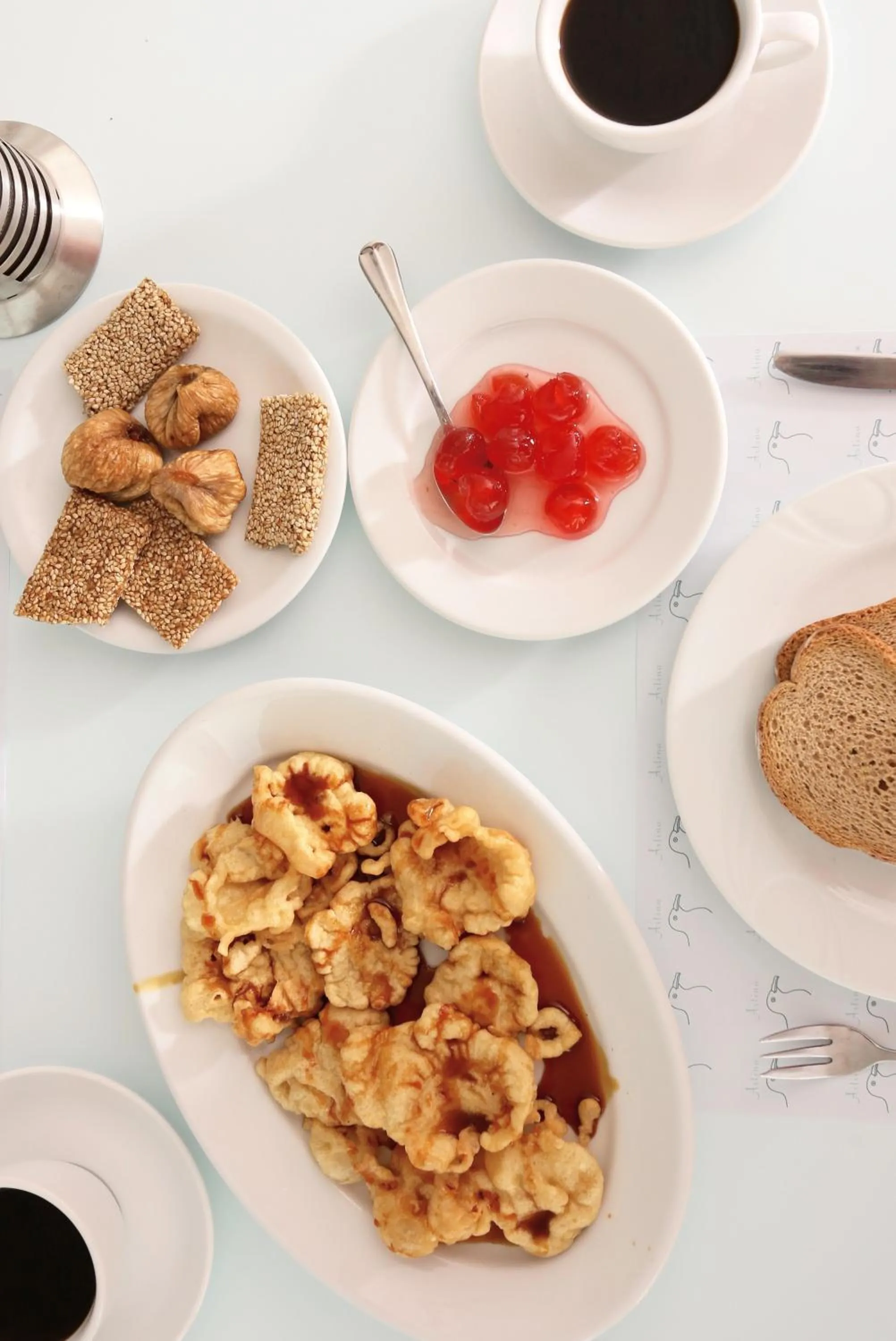 Buffet breakfast in Artina