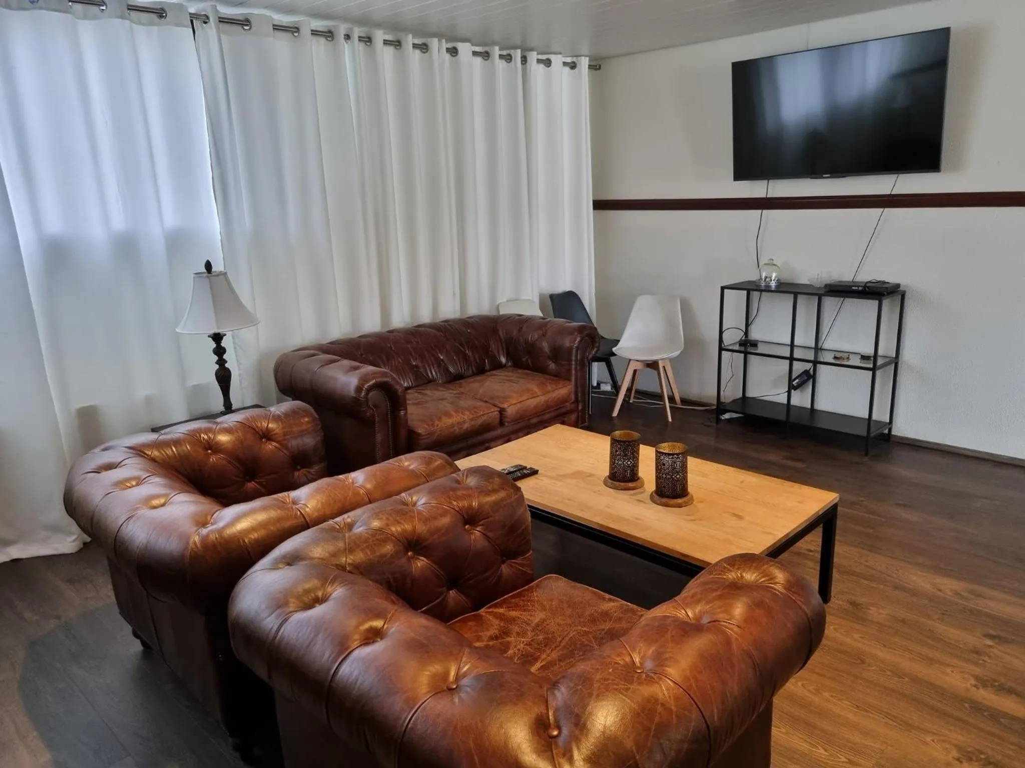 Lounge or bar in The Northern Comfort Inn