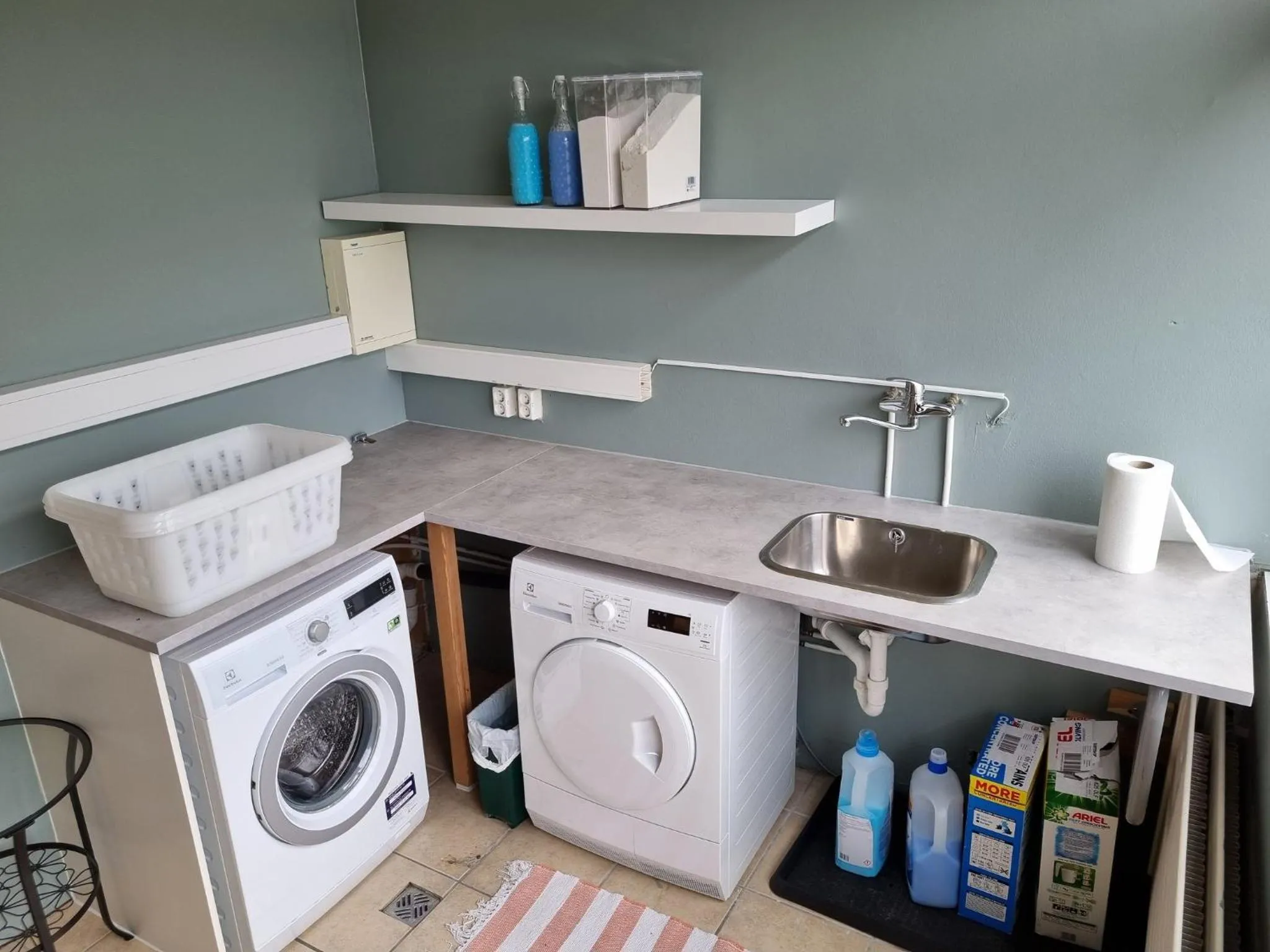laundry in The Northern Comfort Inn