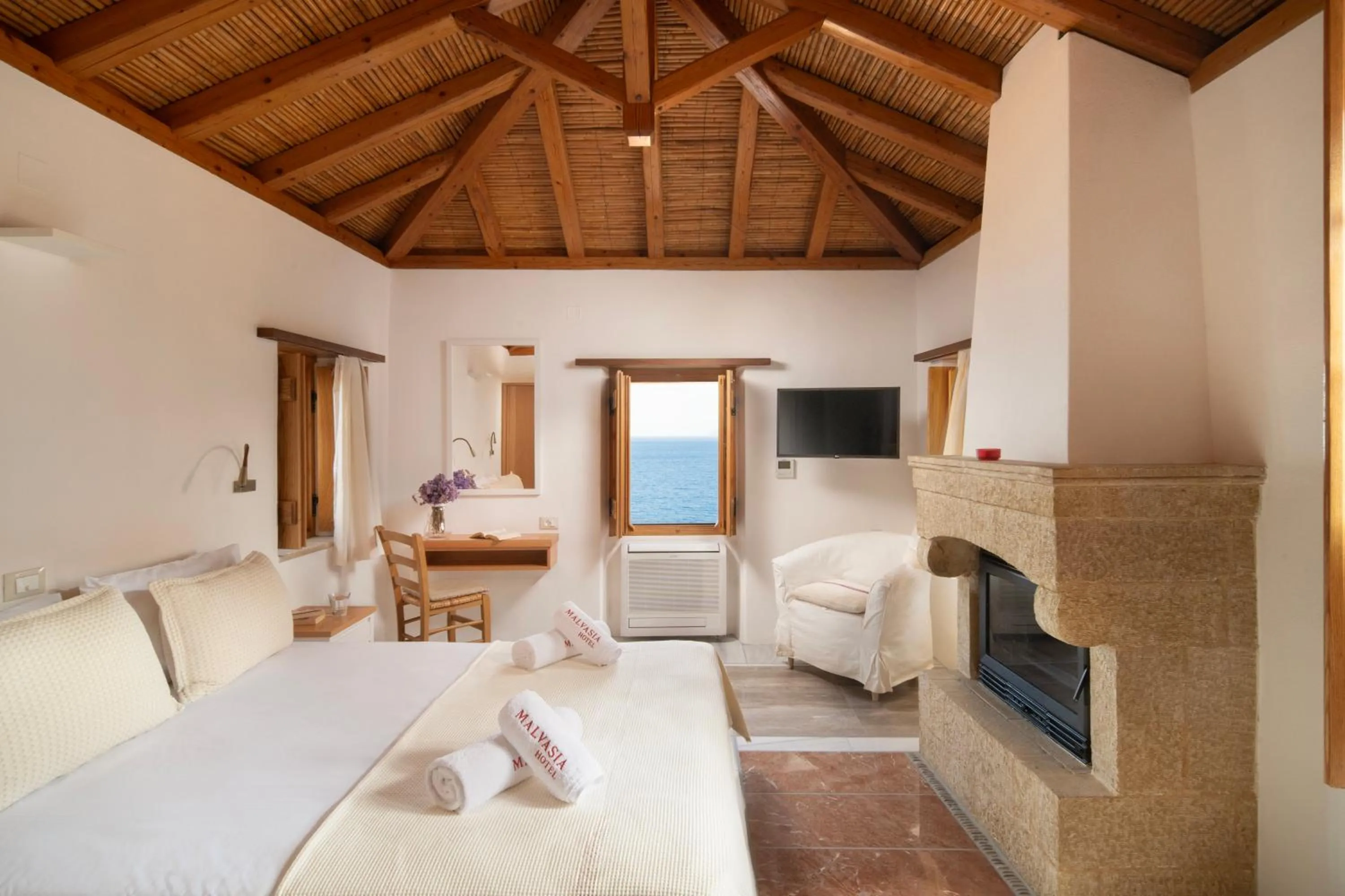 Bed in Bastione Malvasia Hotel (ex New Malvasia)