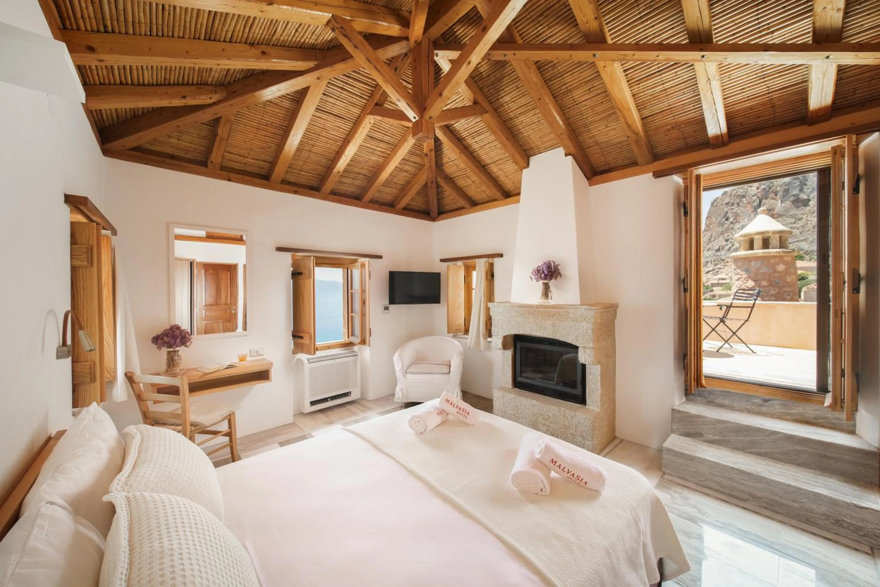 Bed in Bastione Malvasia Hotel (ex New Malvasia)