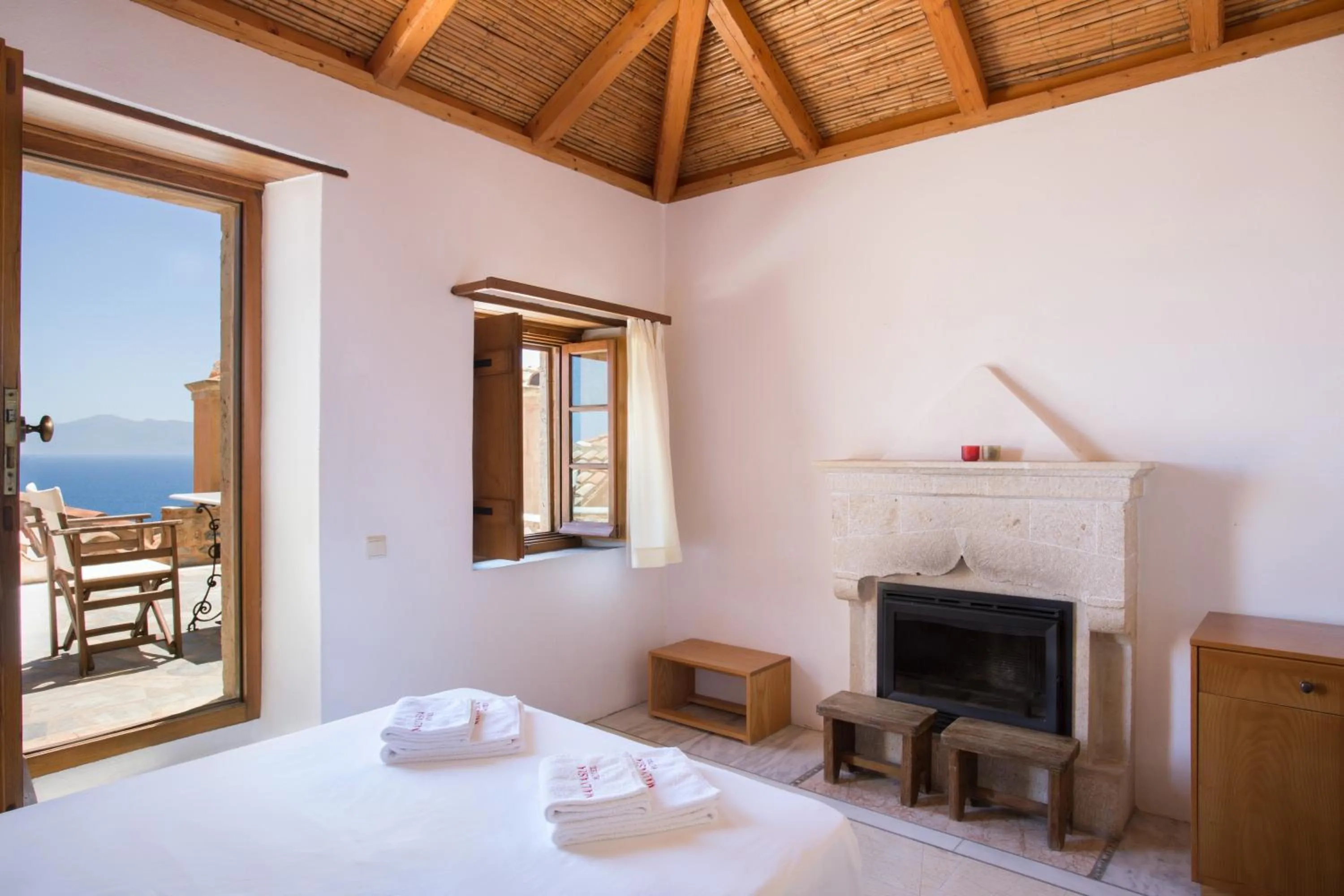 Bedroom, Bed in Bastione Malvasia Hotel (ex New Malvasia)