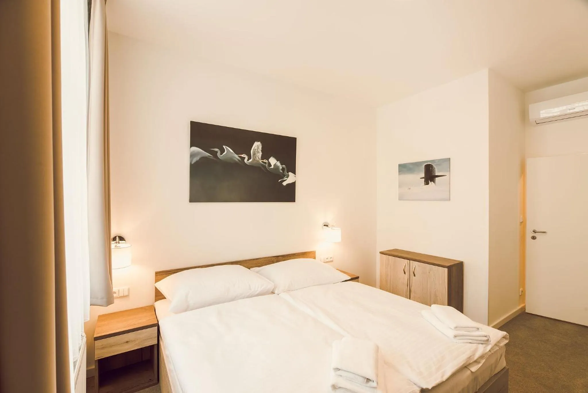 Bed in Kings Residence