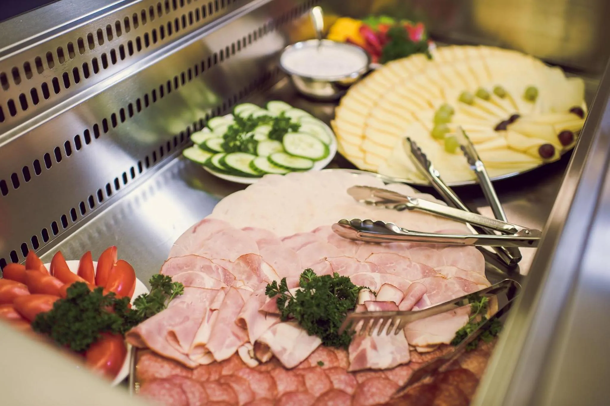 Buffet breakfast in Kings Residence