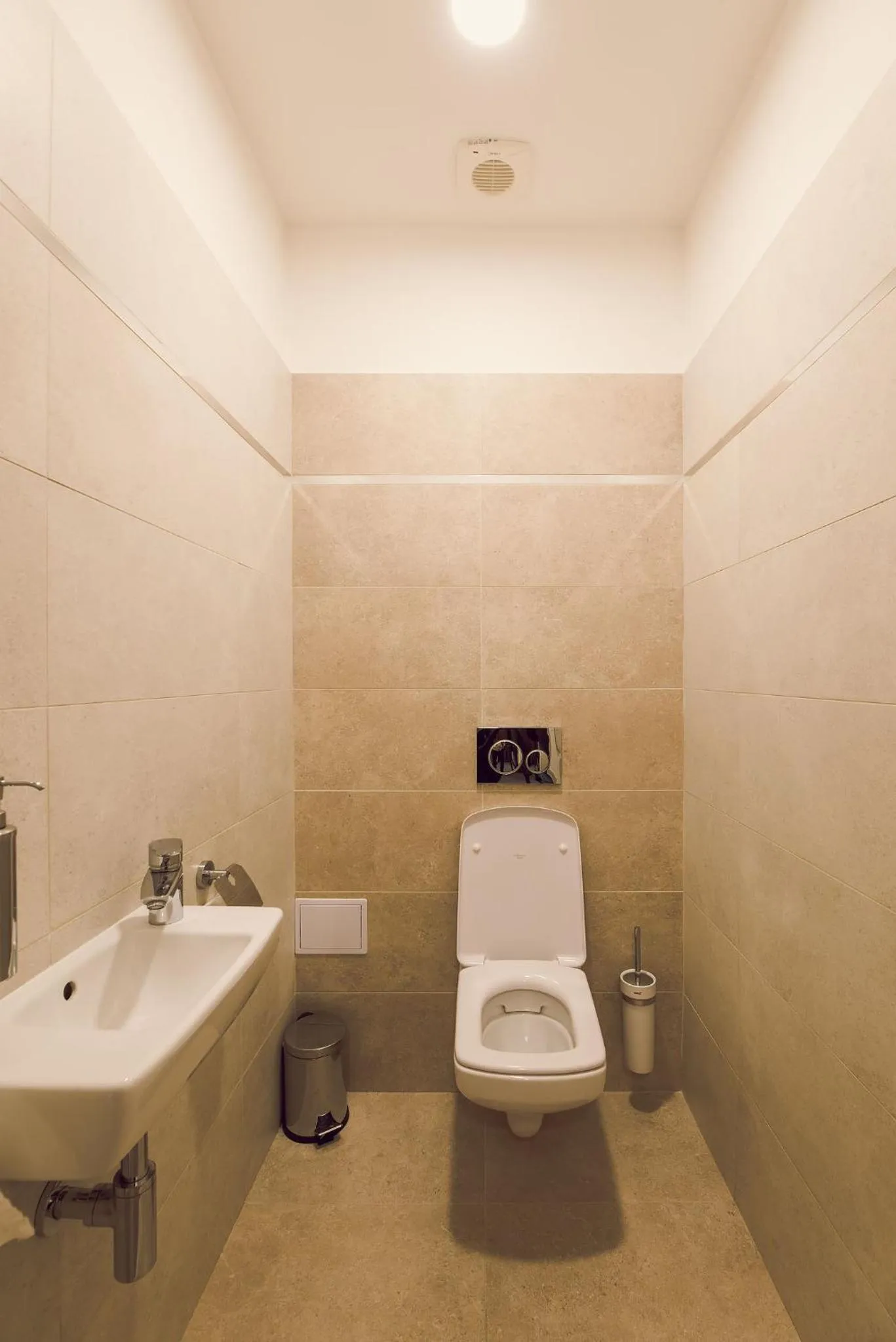 Toilet in Kings Residence