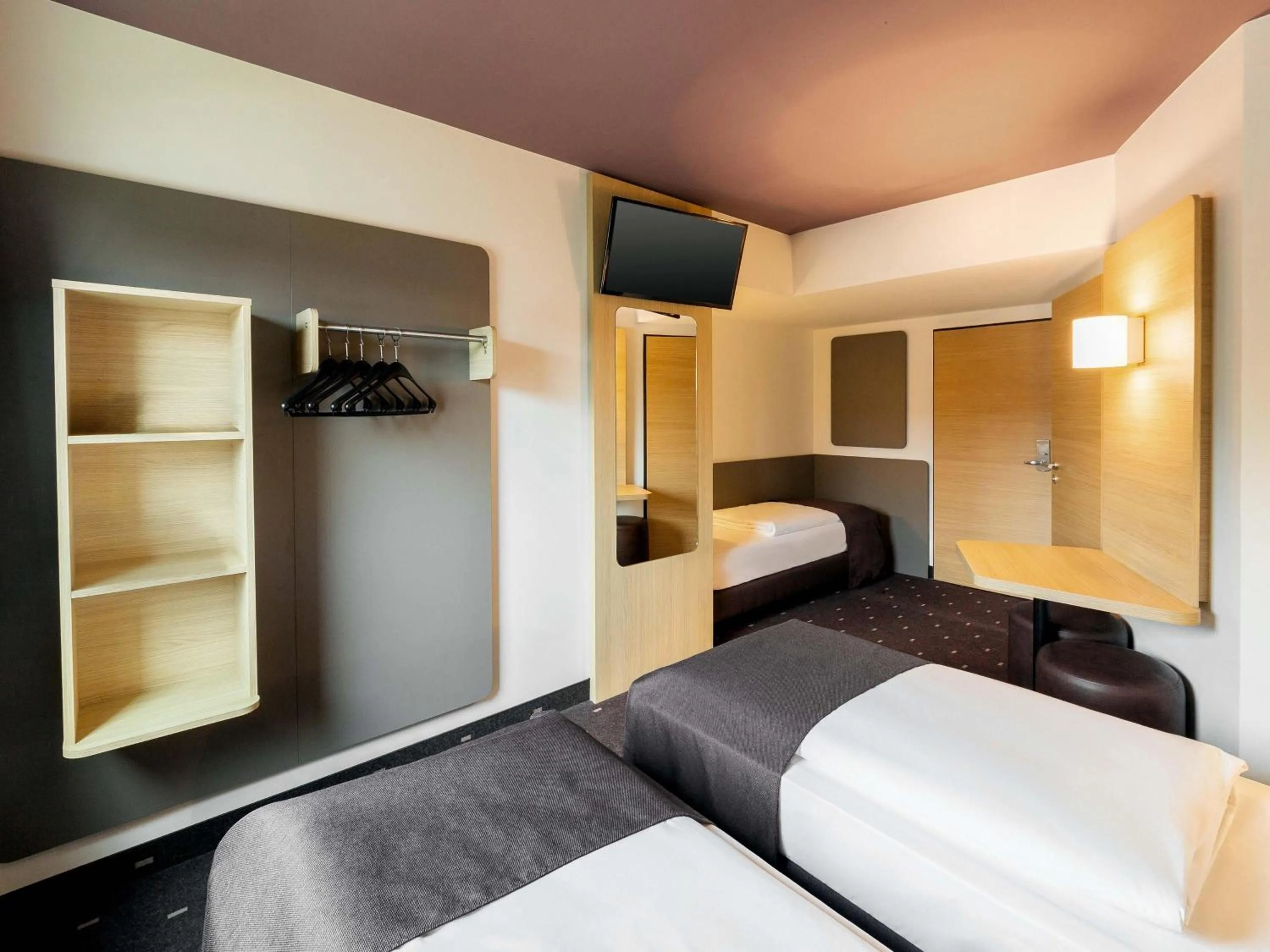 Photo of the whole room, Bed in B&B Hotel Mönchengladbach