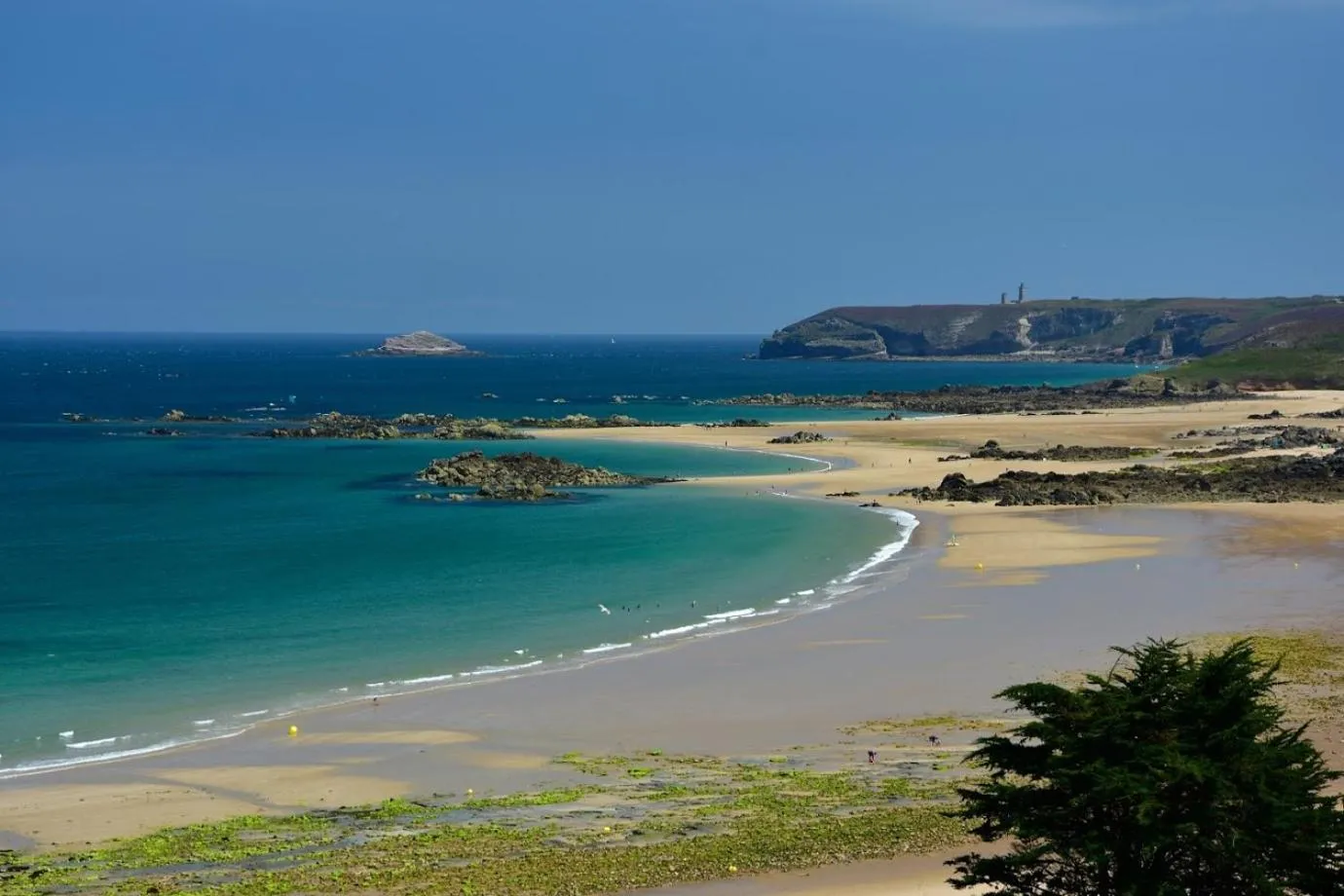 Day in La Fontaine de Resnel