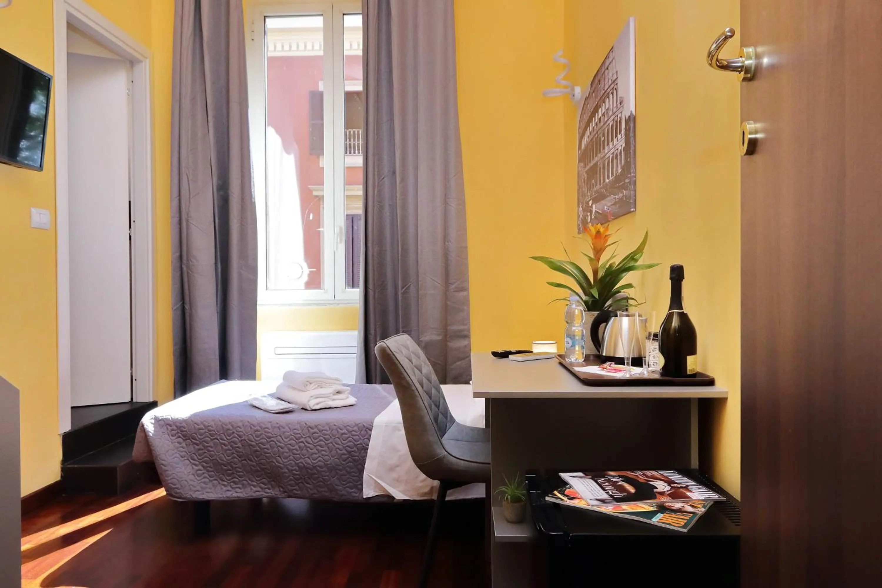 Photo of the whole room, Bed in LHG Comfy Rooms