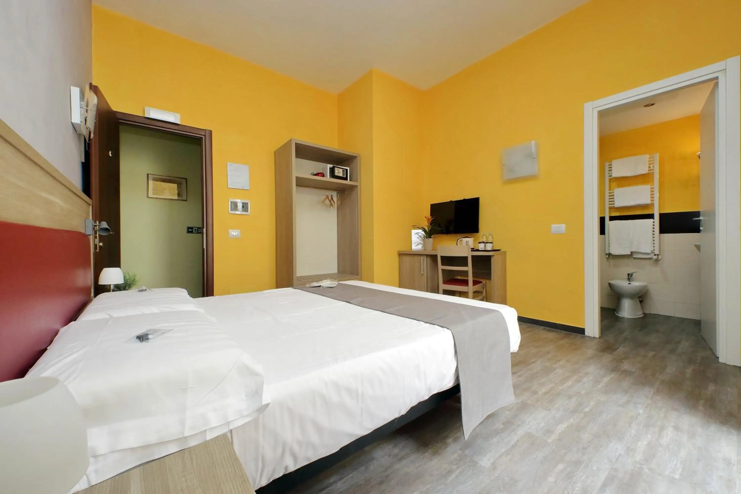 Photo of the whole room, Bed in LHG Comfy Rooms