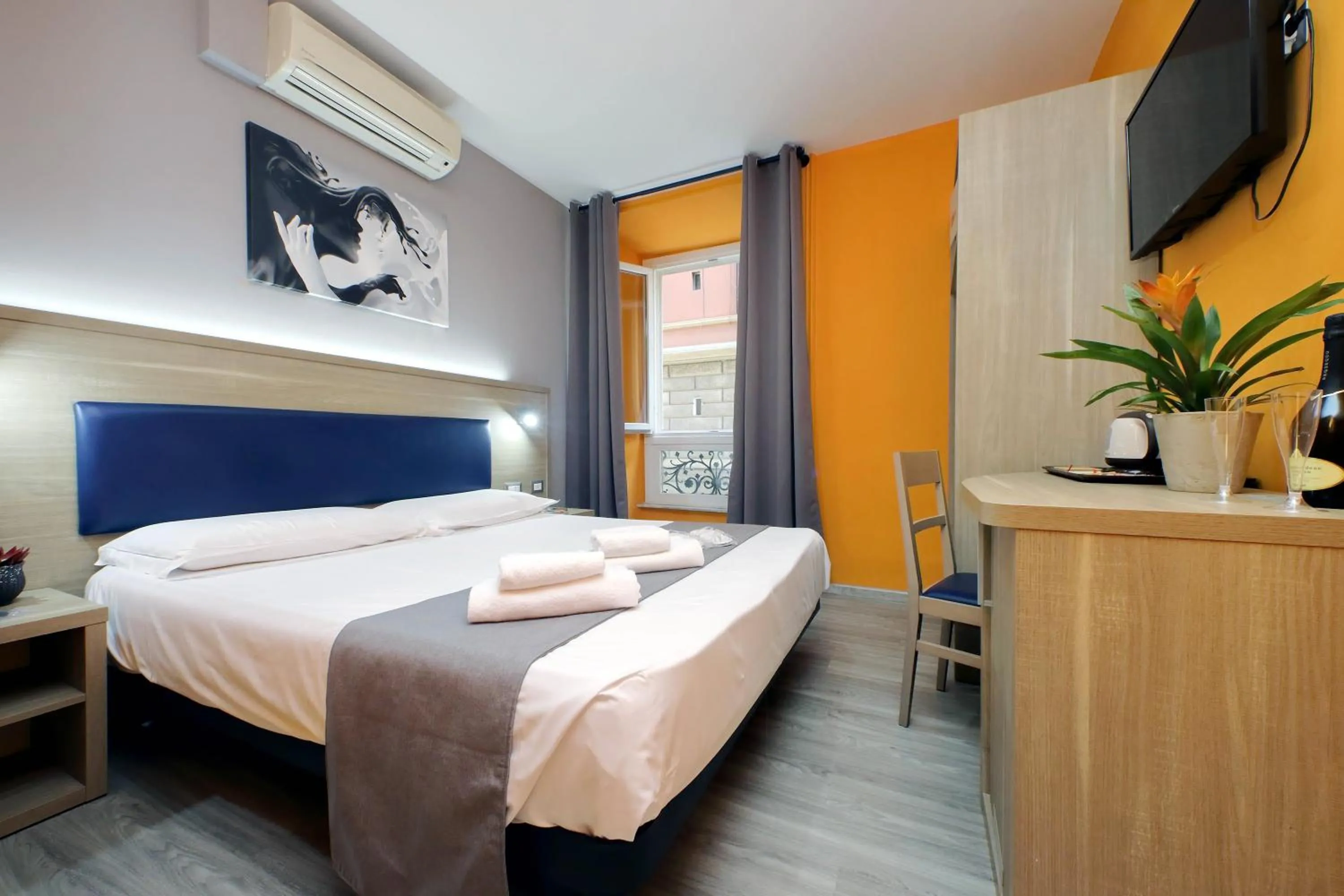 Photo of the whole room, Bed in LHG Comfy Rooms