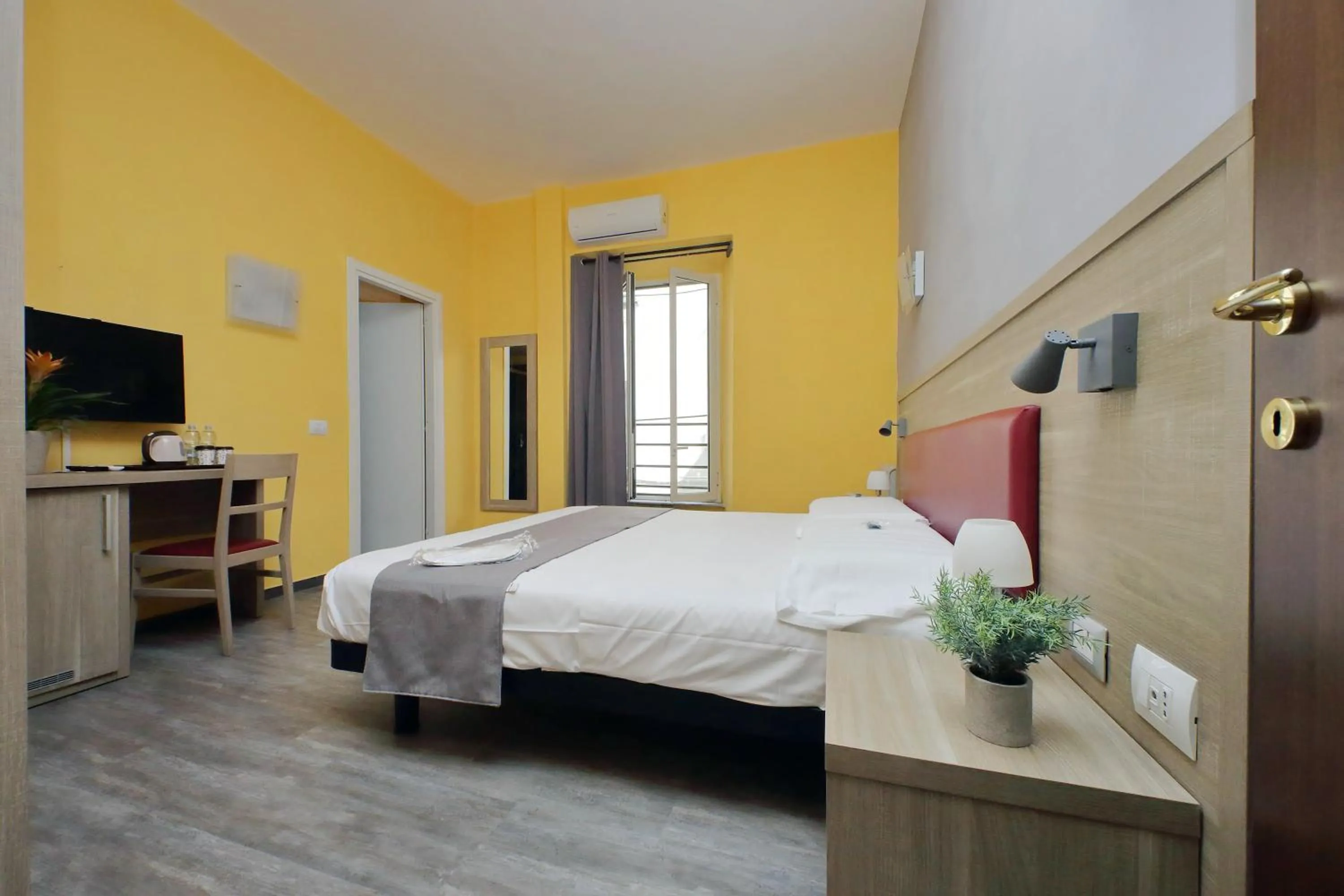 Photo of the whole room, Bed in LHG Comfy Rooms