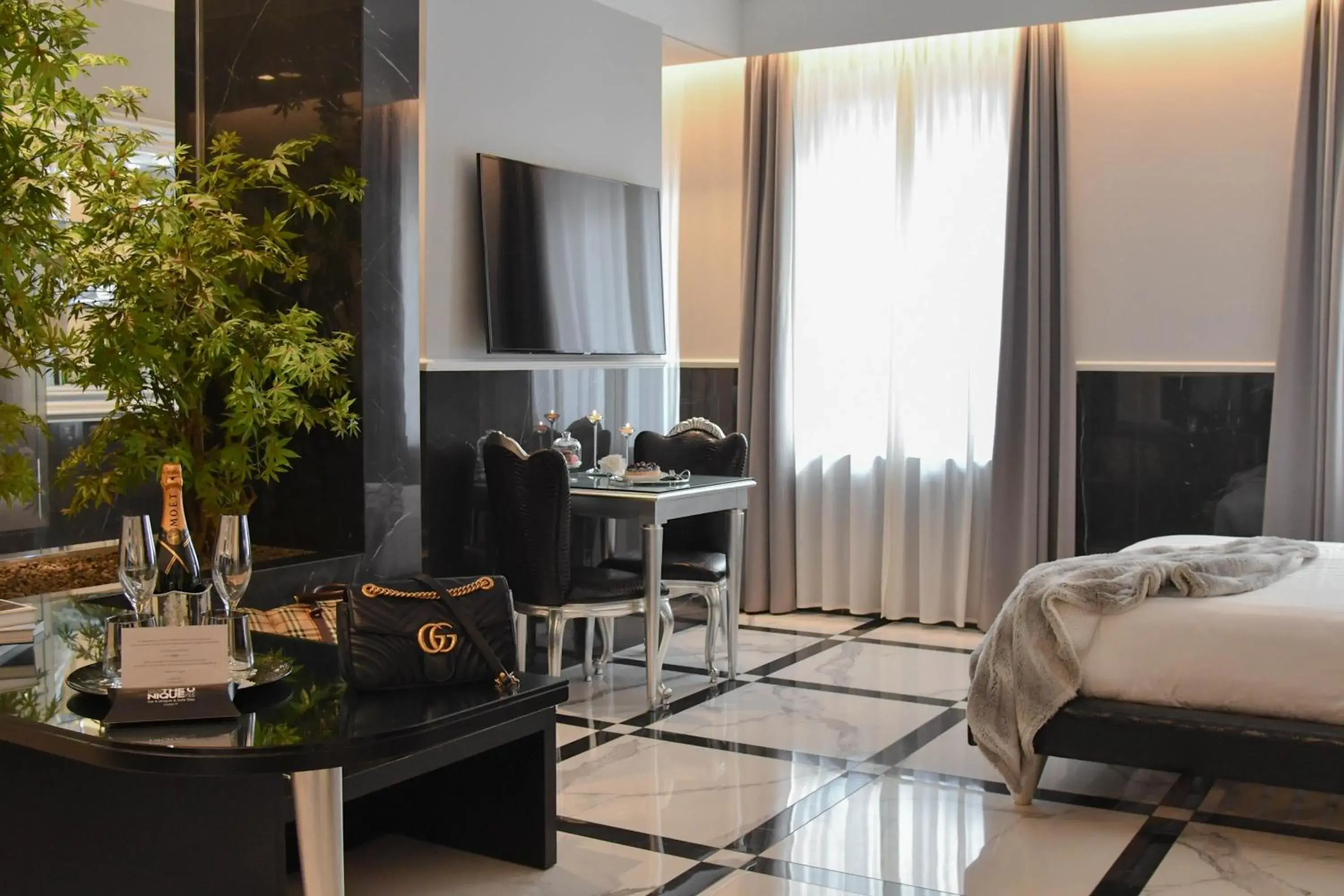 Deluxe Suite in The Unique Brera Suites Deluxe Suite in The Unique Brera Suites