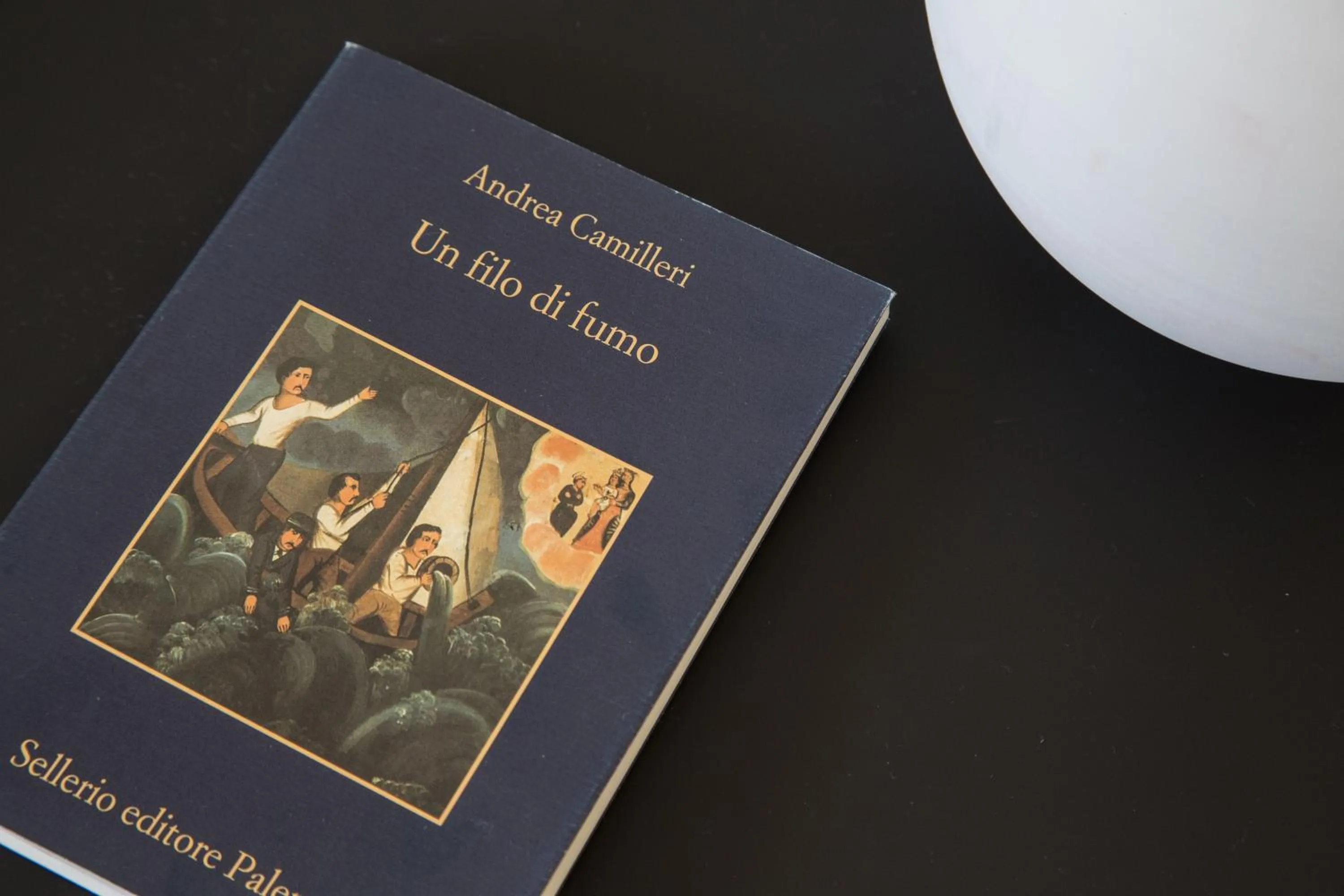 Decorative detail in Plebis - B&B in Sicilia nel centro storico di Catania