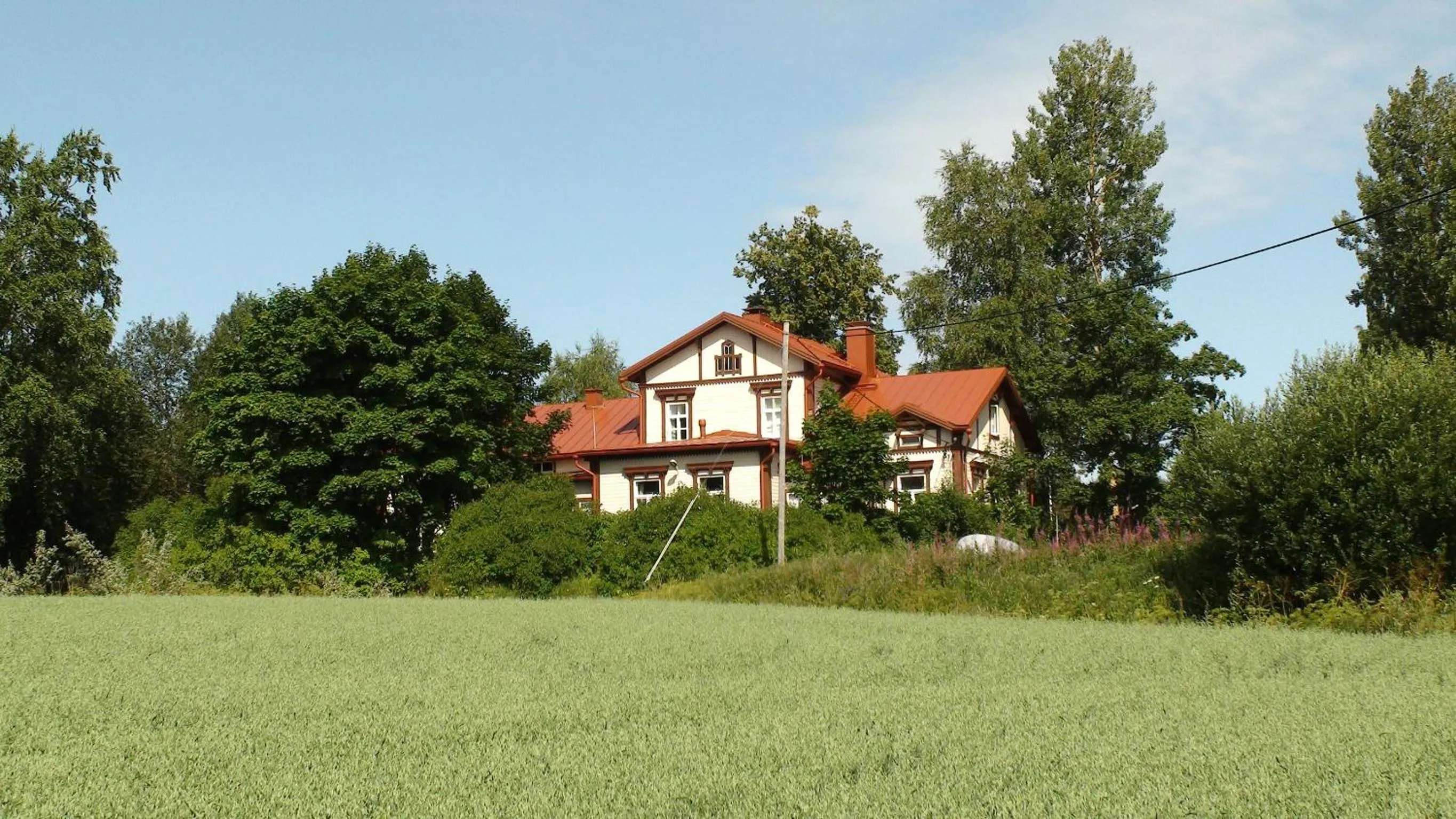Property building in Löydön Kartano