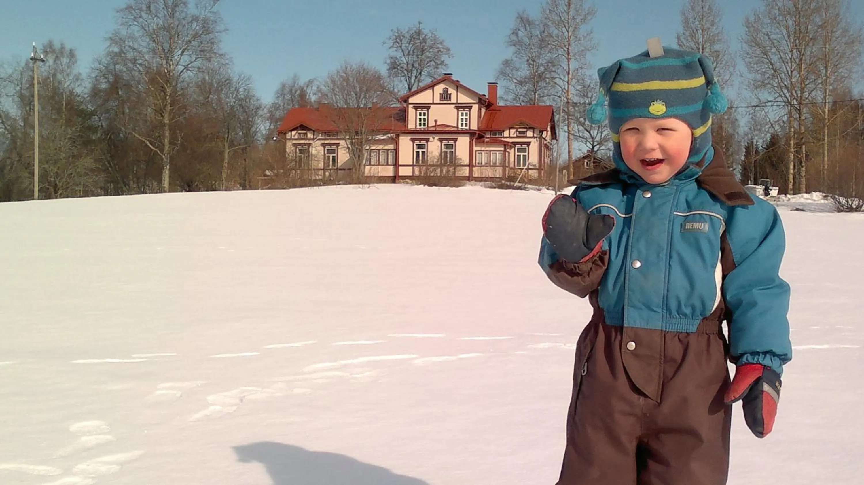 young children in Löydön Kartano