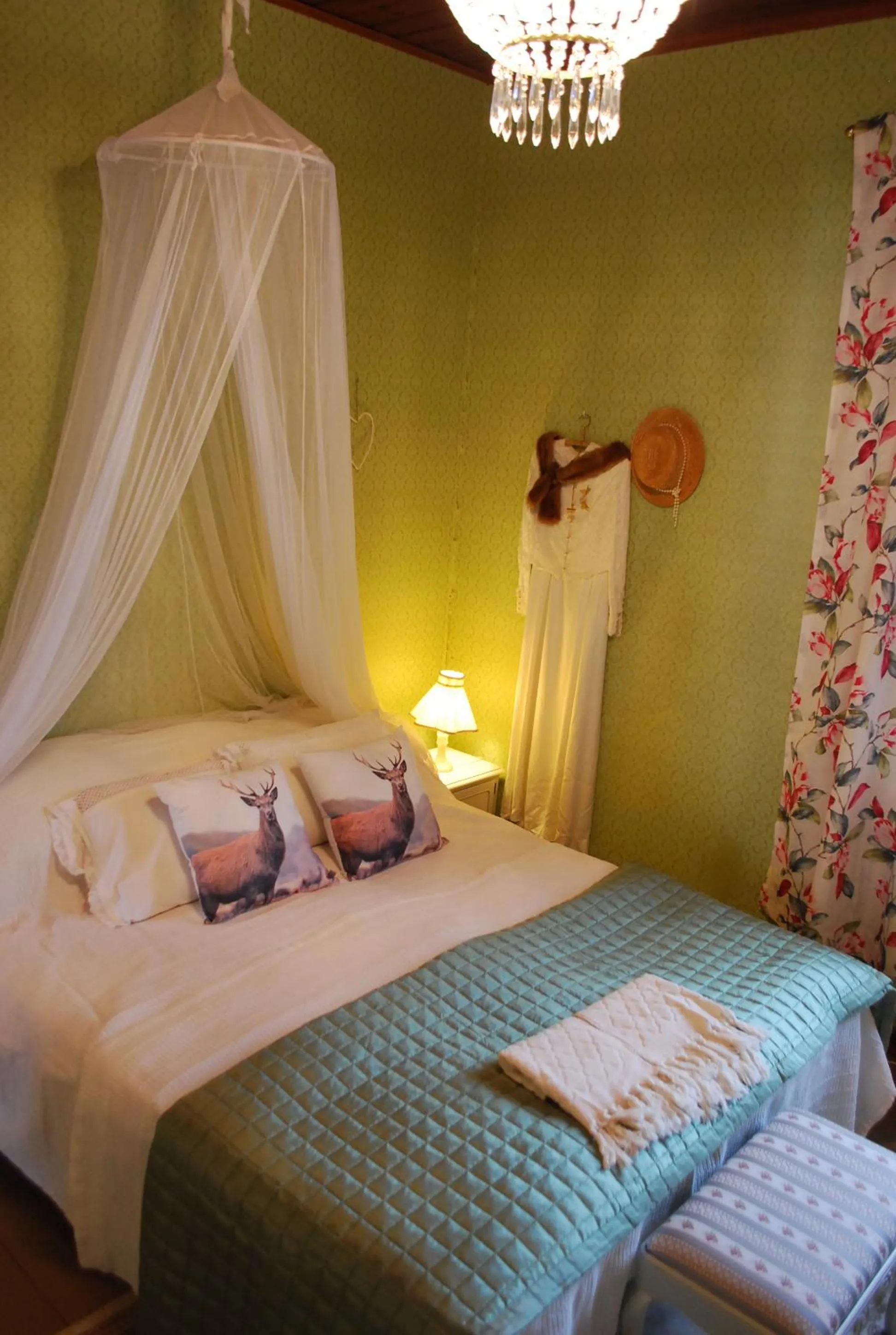 Bed in Löydön Kartano