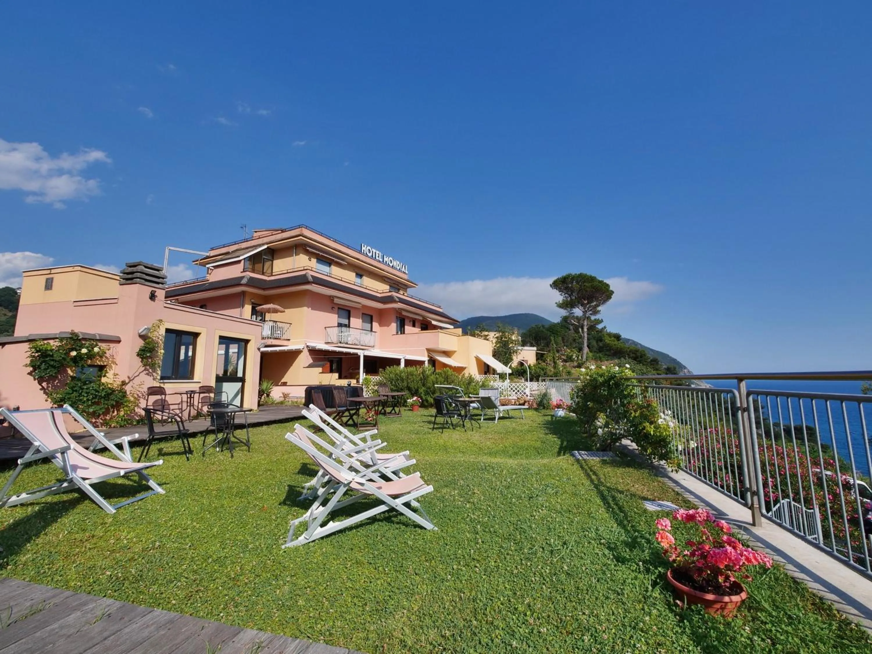 Garden in Hotel Residence Mondial