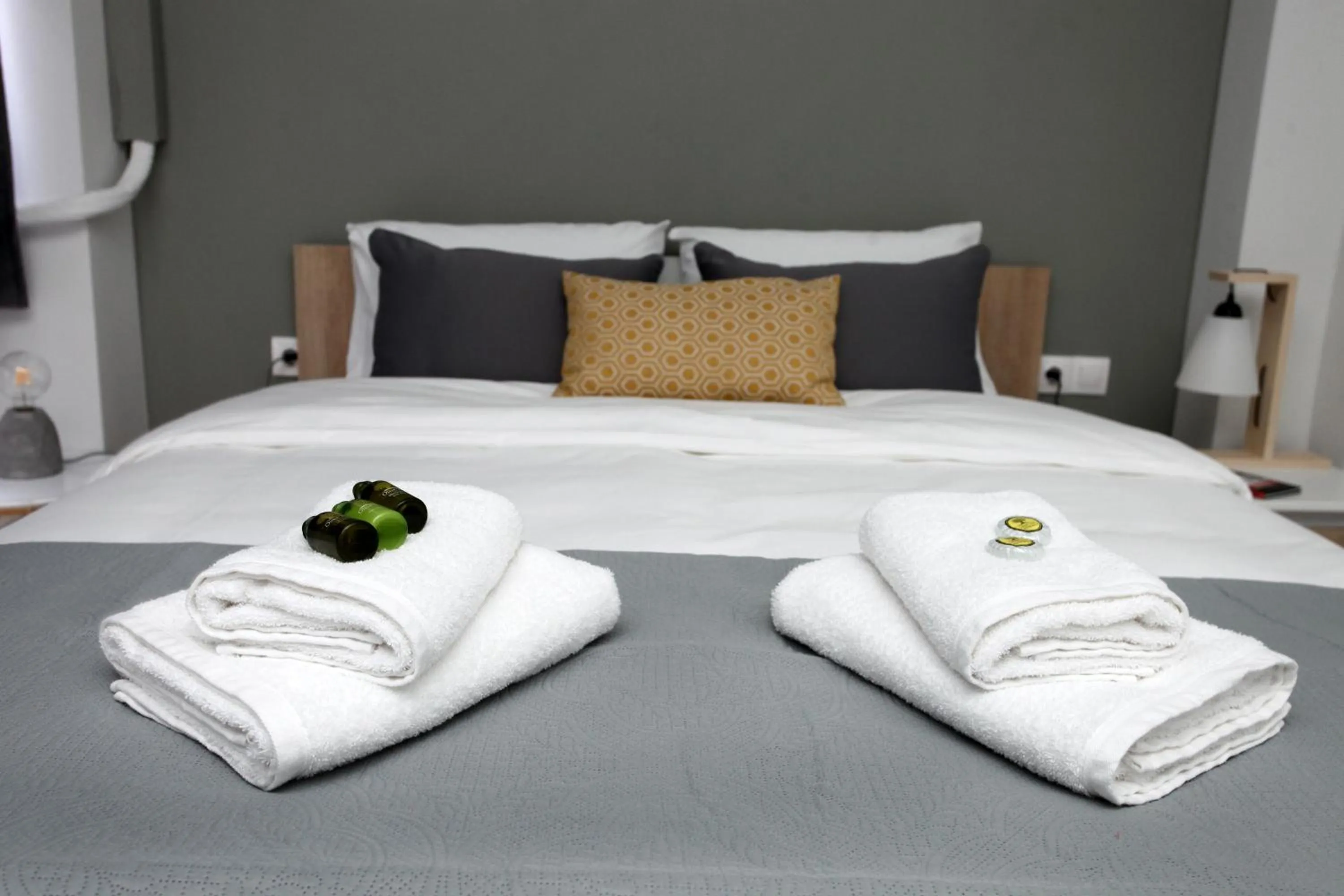 Bed in Old Town Hall Suites and Apartments