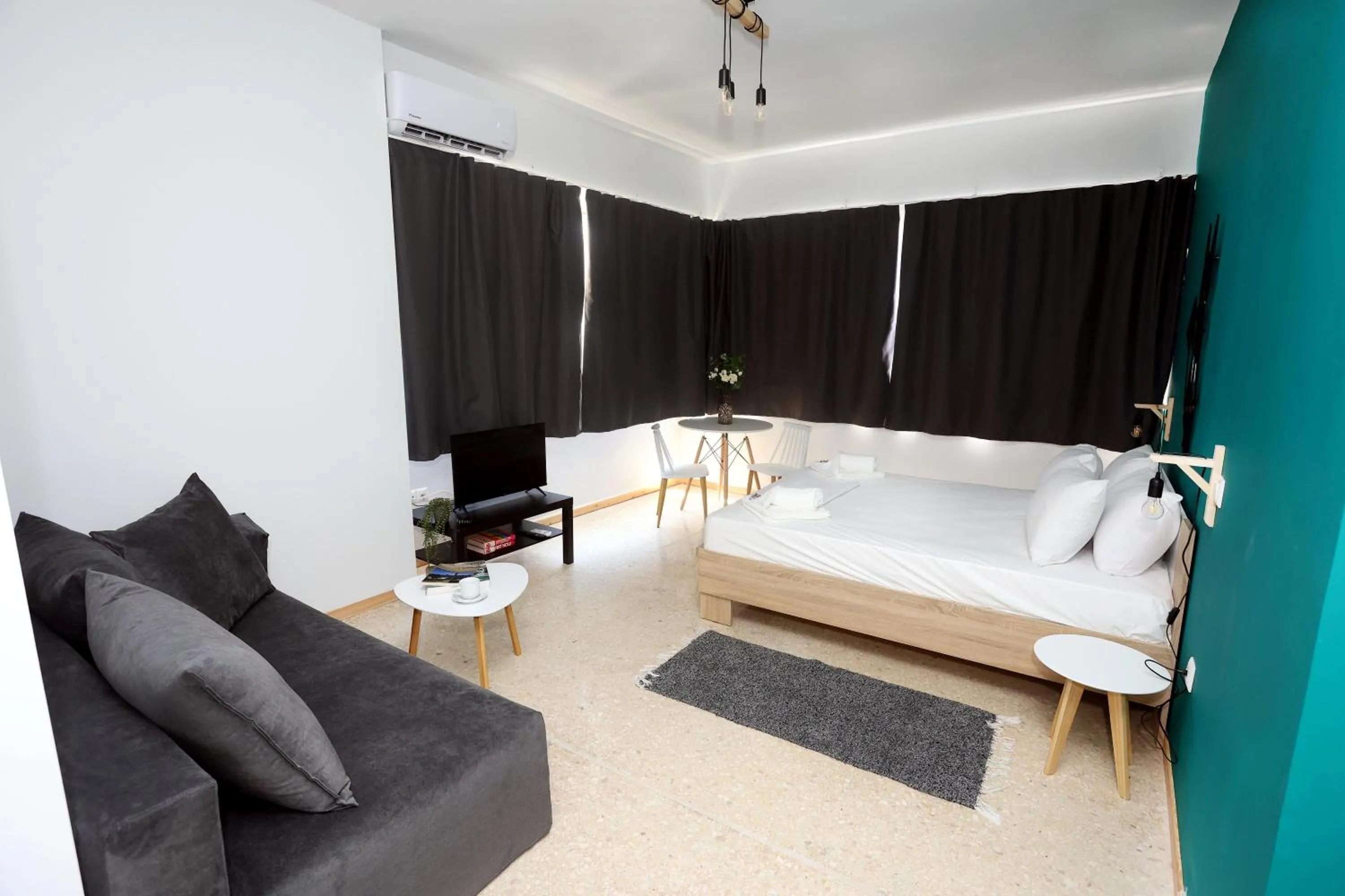 Bed in Old Town Hall Suites and Apartments